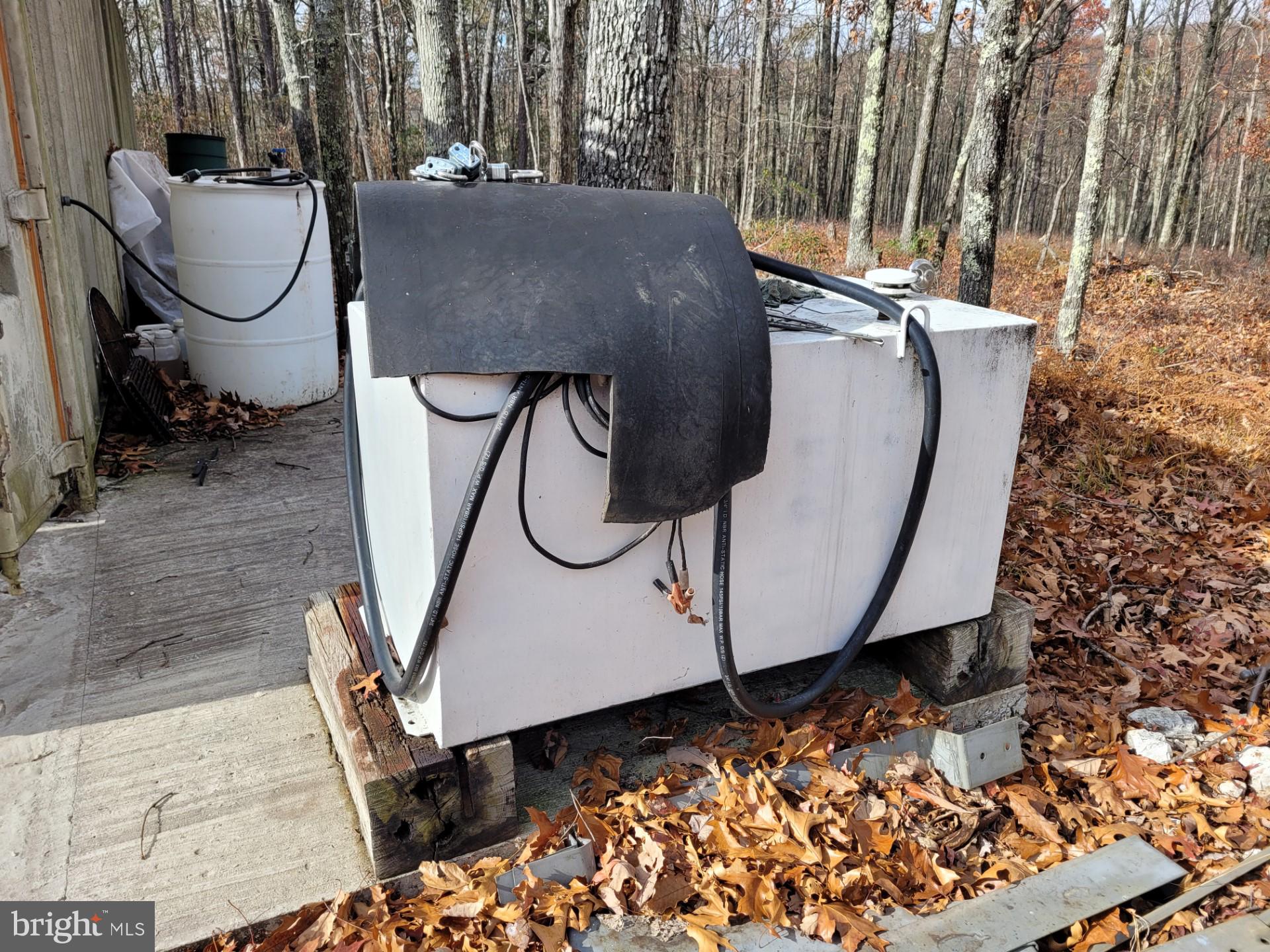 SPRING MOUNTAIN - Land