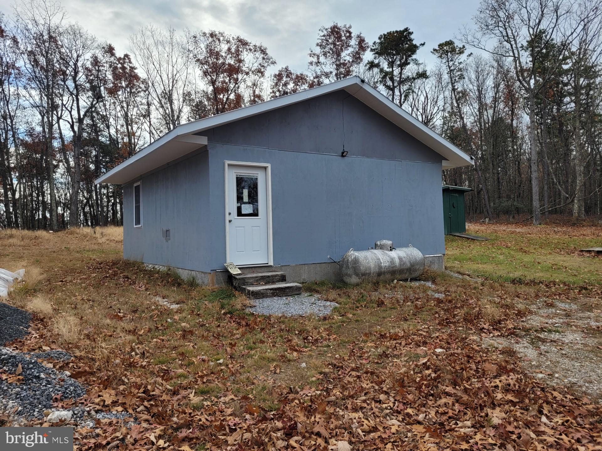 SPRING MOUNTAIN - Land