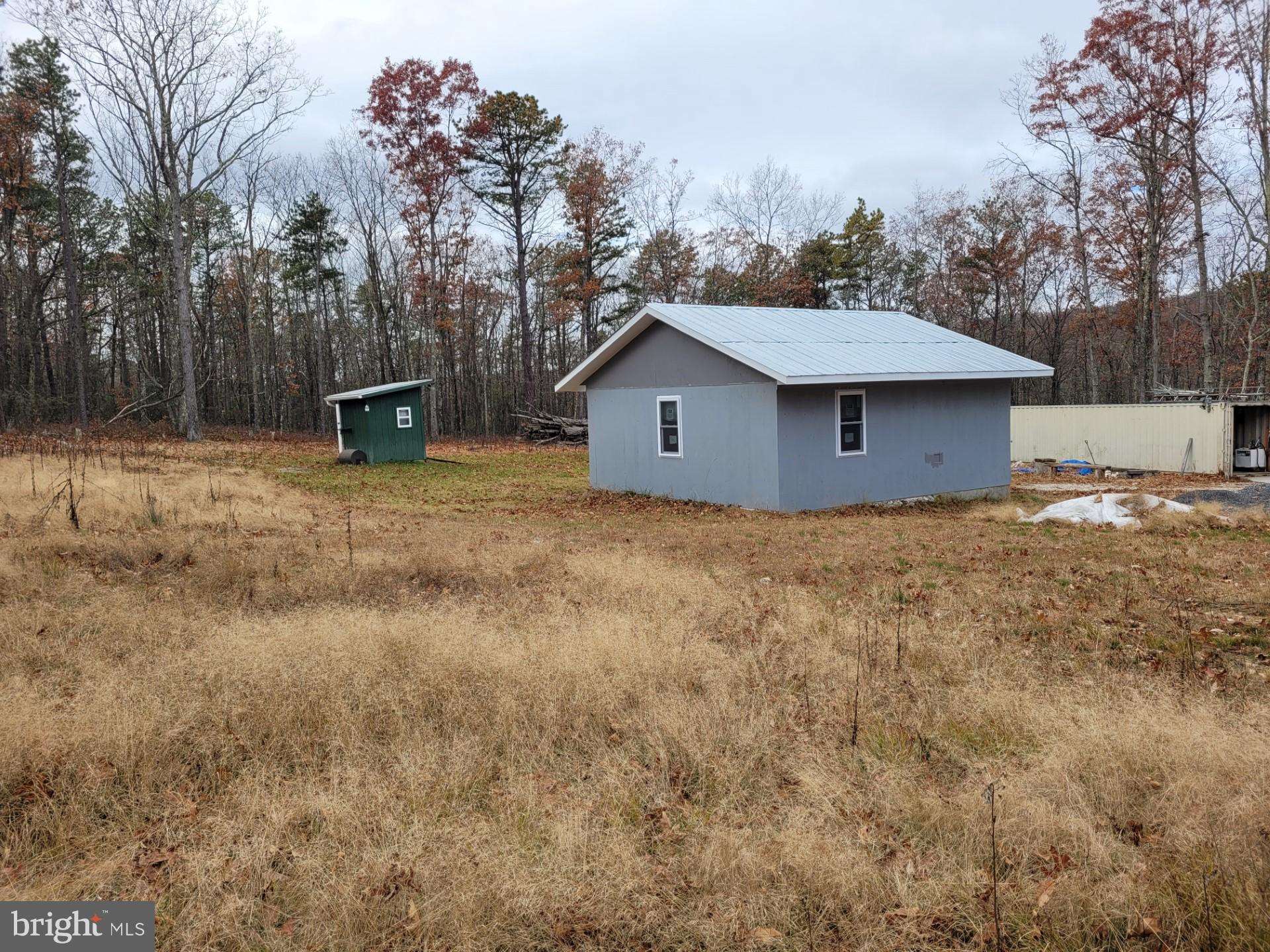 SPRING MOUNTAIN - Land