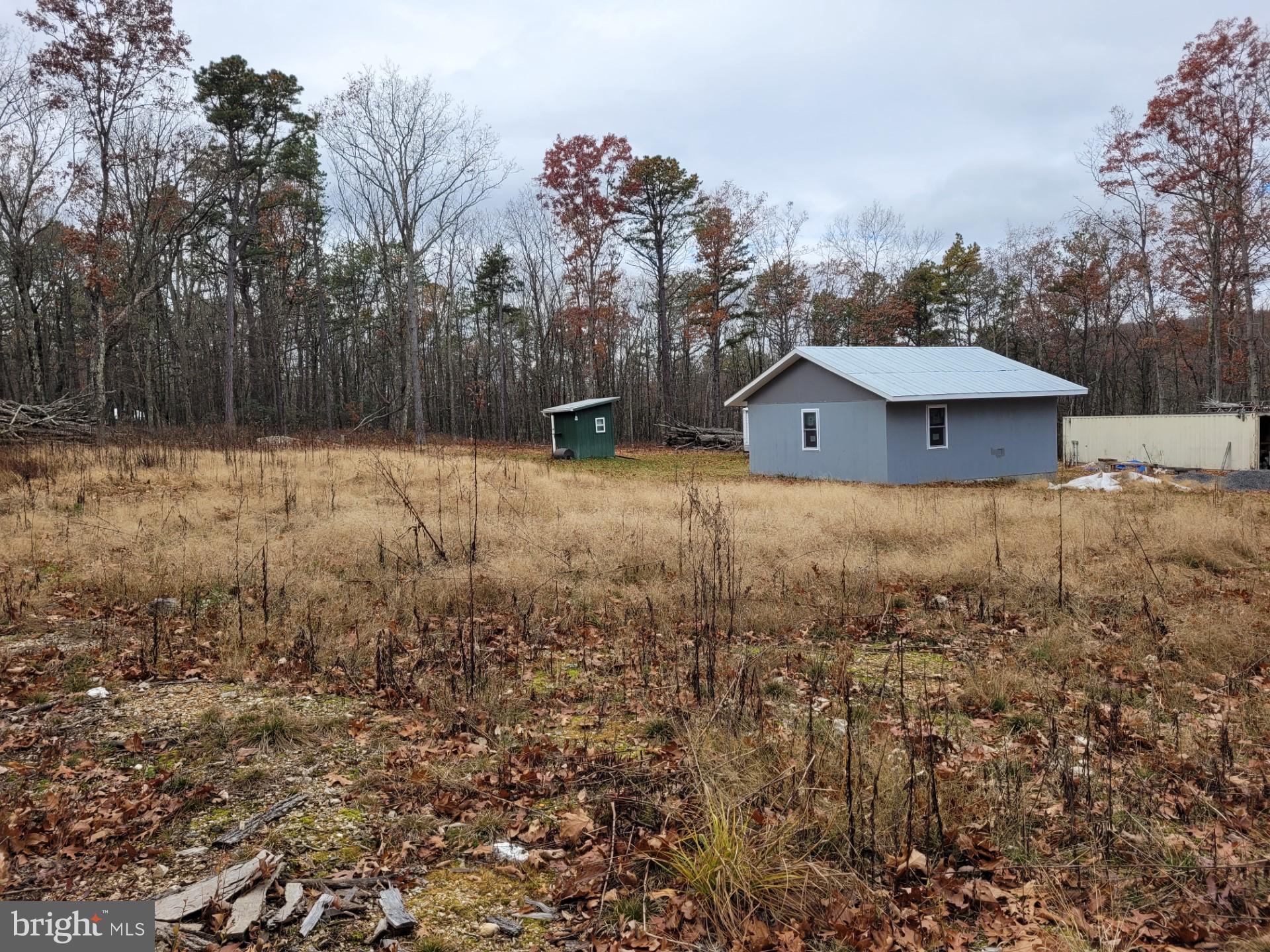 SPRING MOUNTAIN - Land