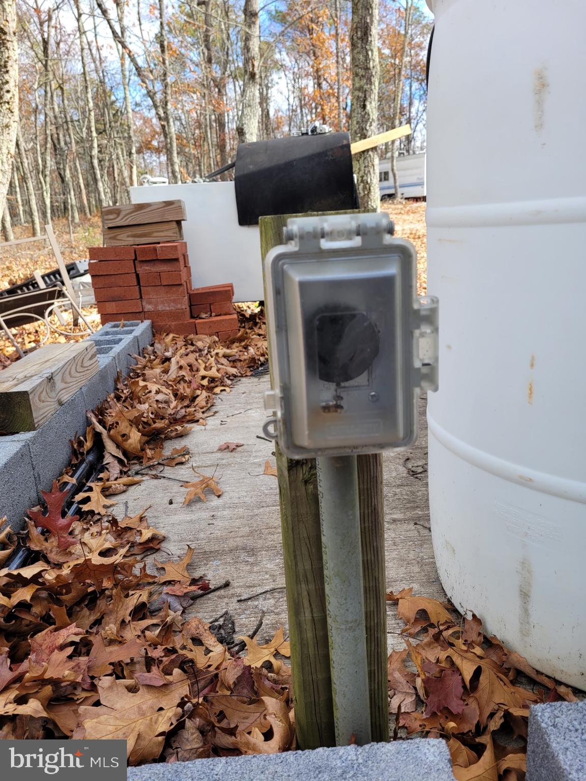 SPRING MOUNTAIN - Land