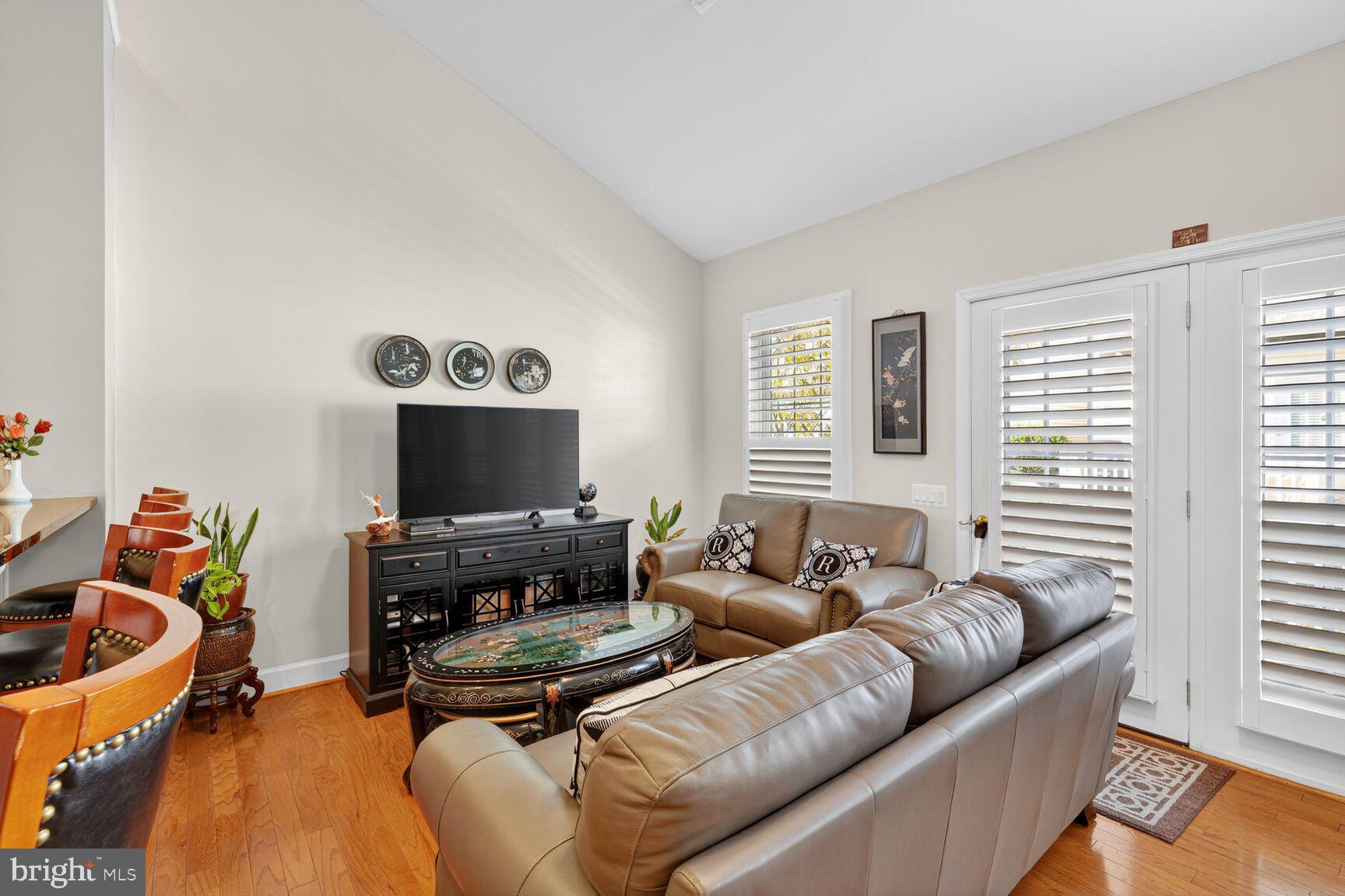 SPRING HILL - Residential