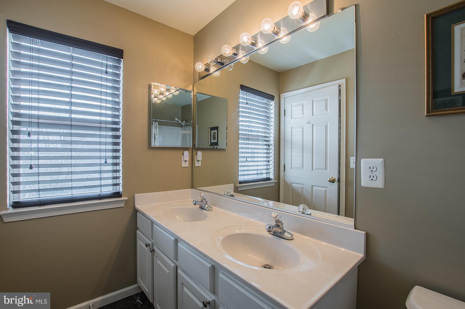 SOUTH RIDING - Residential