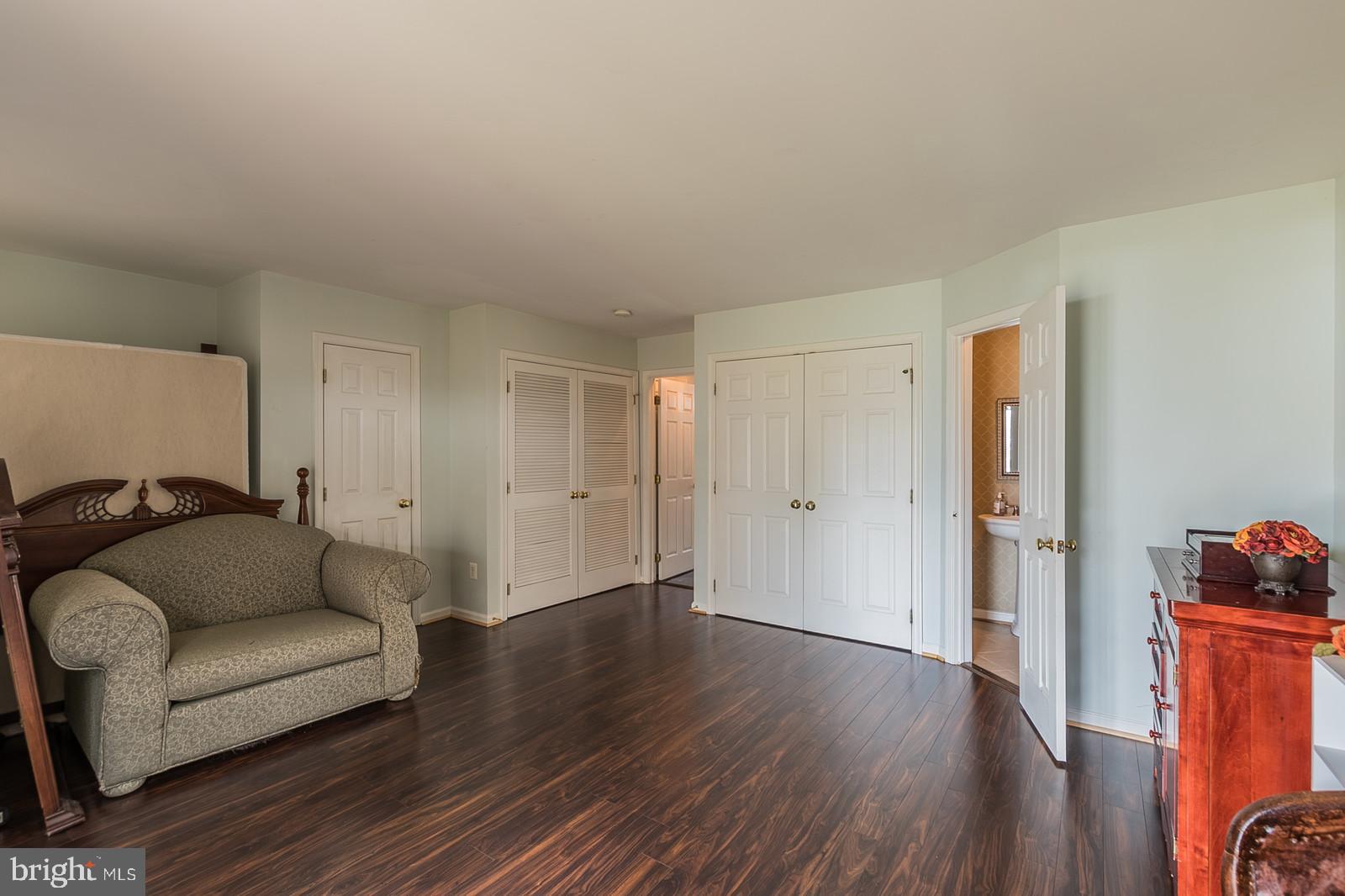 SOUTH RIDING - Residential