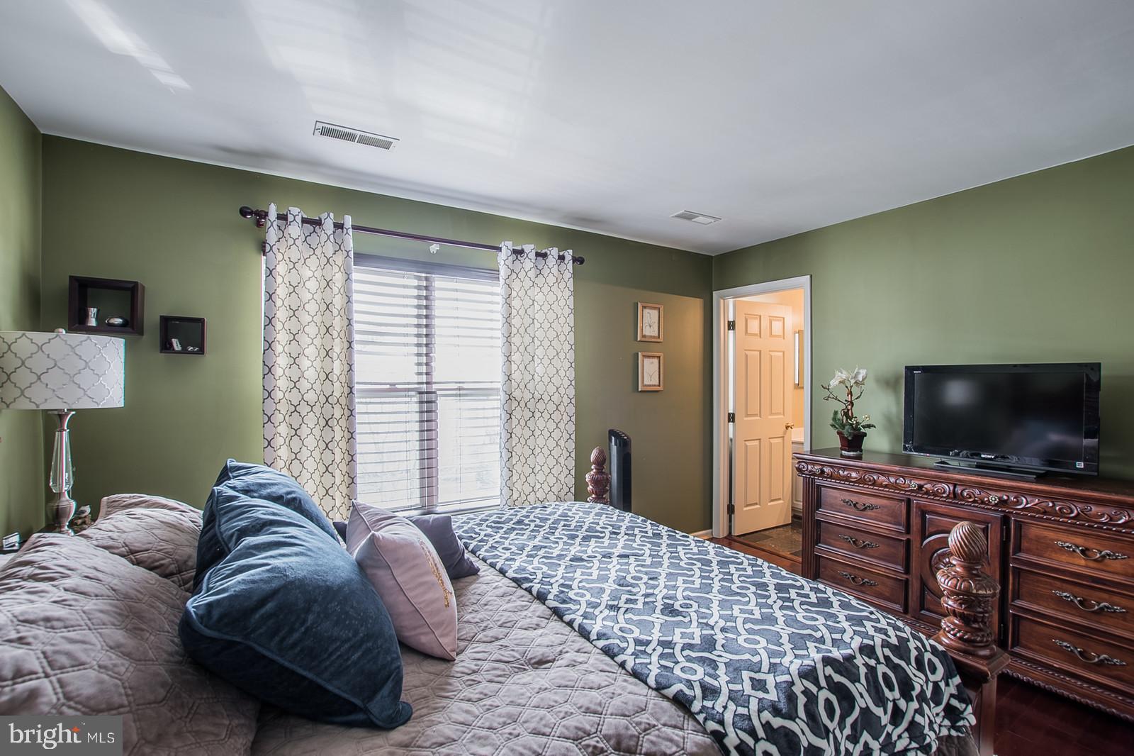 SOUTH RIDING - Residential