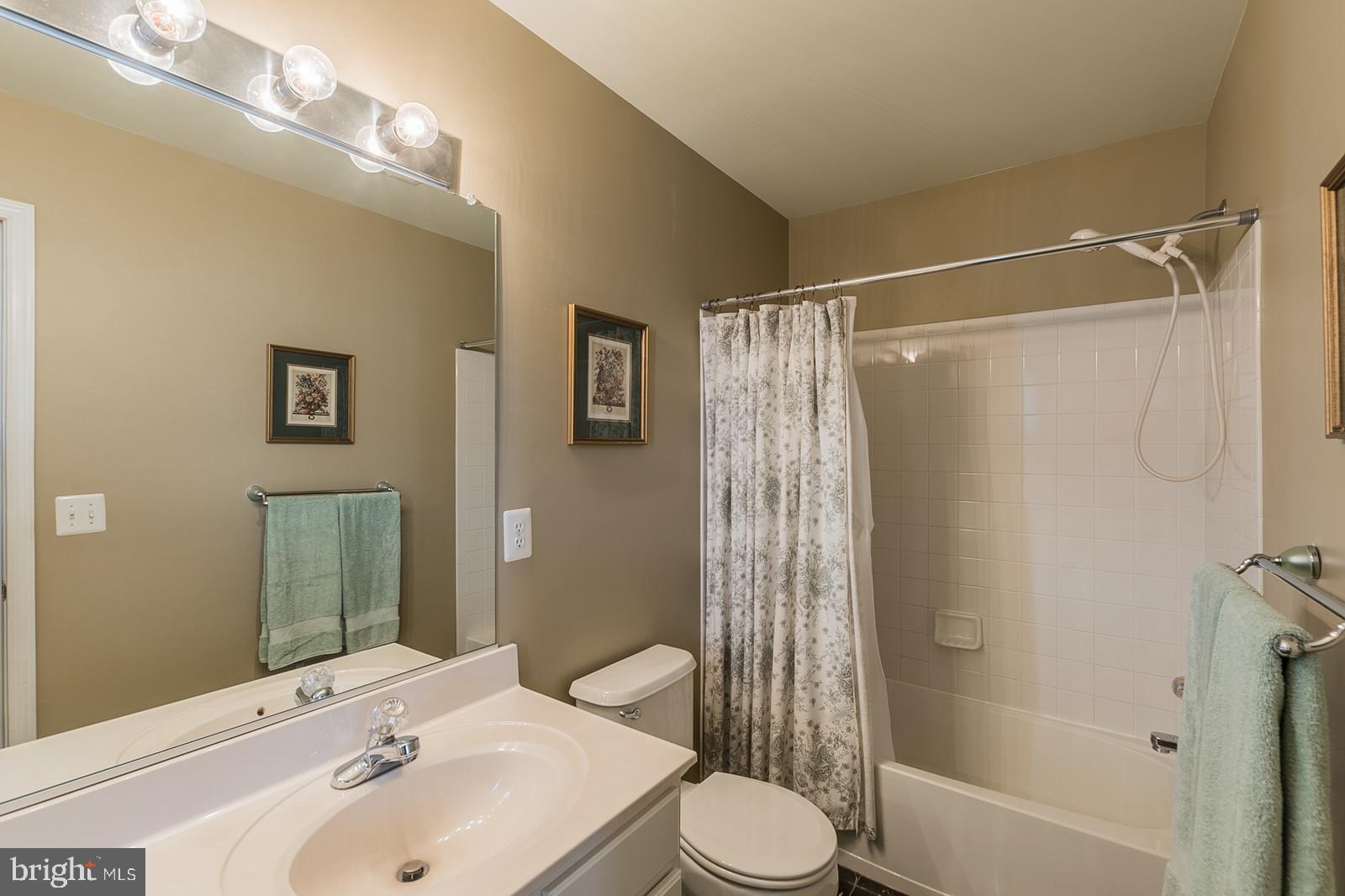 SOUTH RIDING - Residential