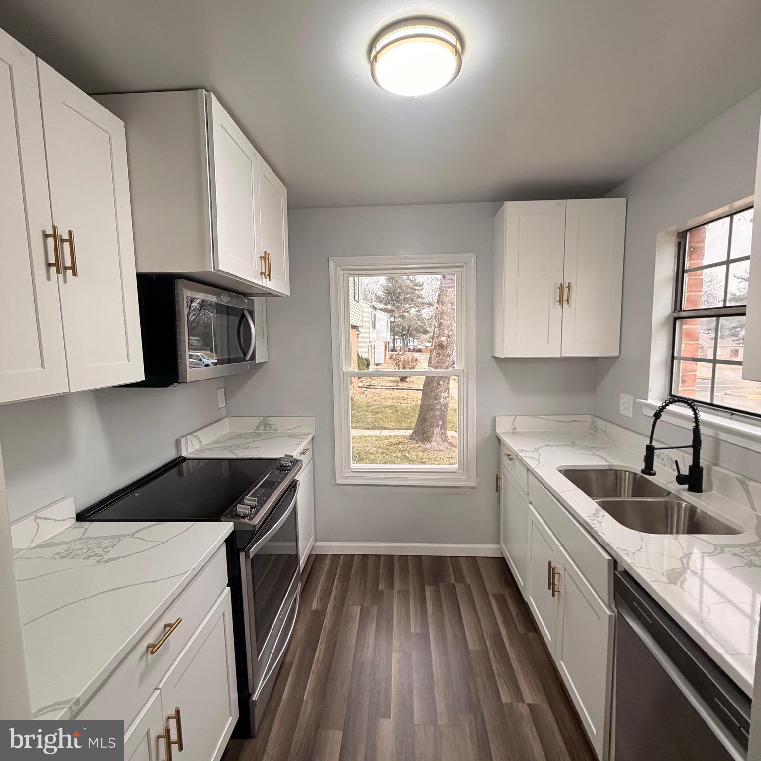 WILLOW HILLS 01 - Residential