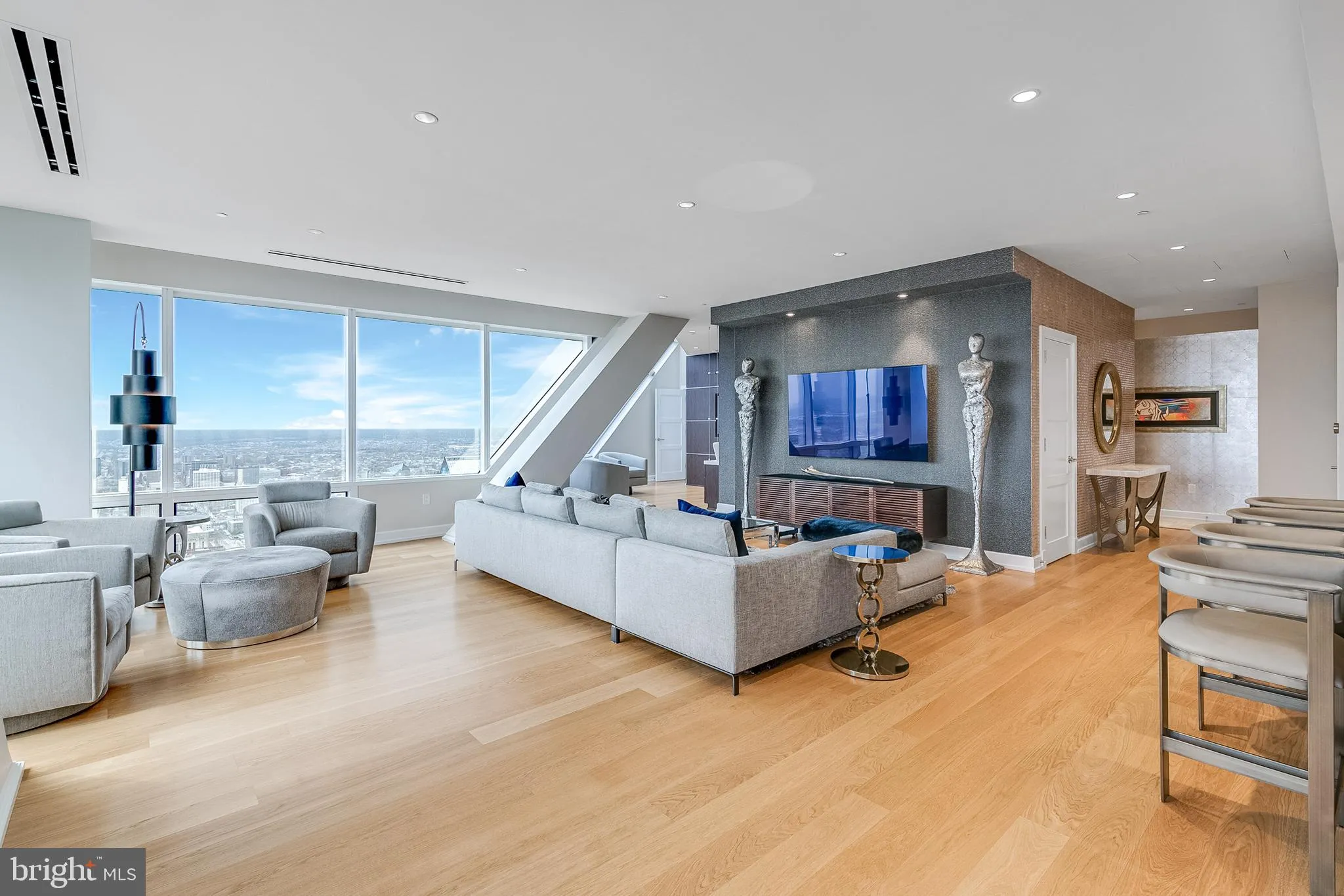 Philadelphia, Pennsylvania 19102, United States, 3 Bedrooms Bedrooms, ,5 BathroomsBathrooms,Residential,Active,130982