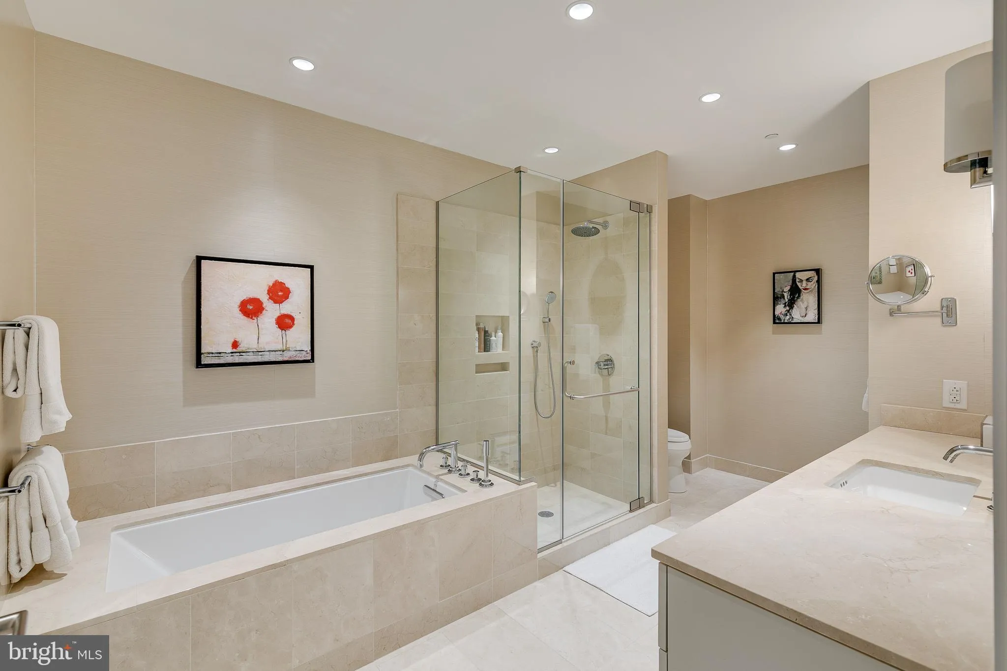 Philadelphia, Pennsylvania 19102, United States, 3 Bedrooms Bedrooms, ,5 BathroomsBathrooms,Residential,Active,130982