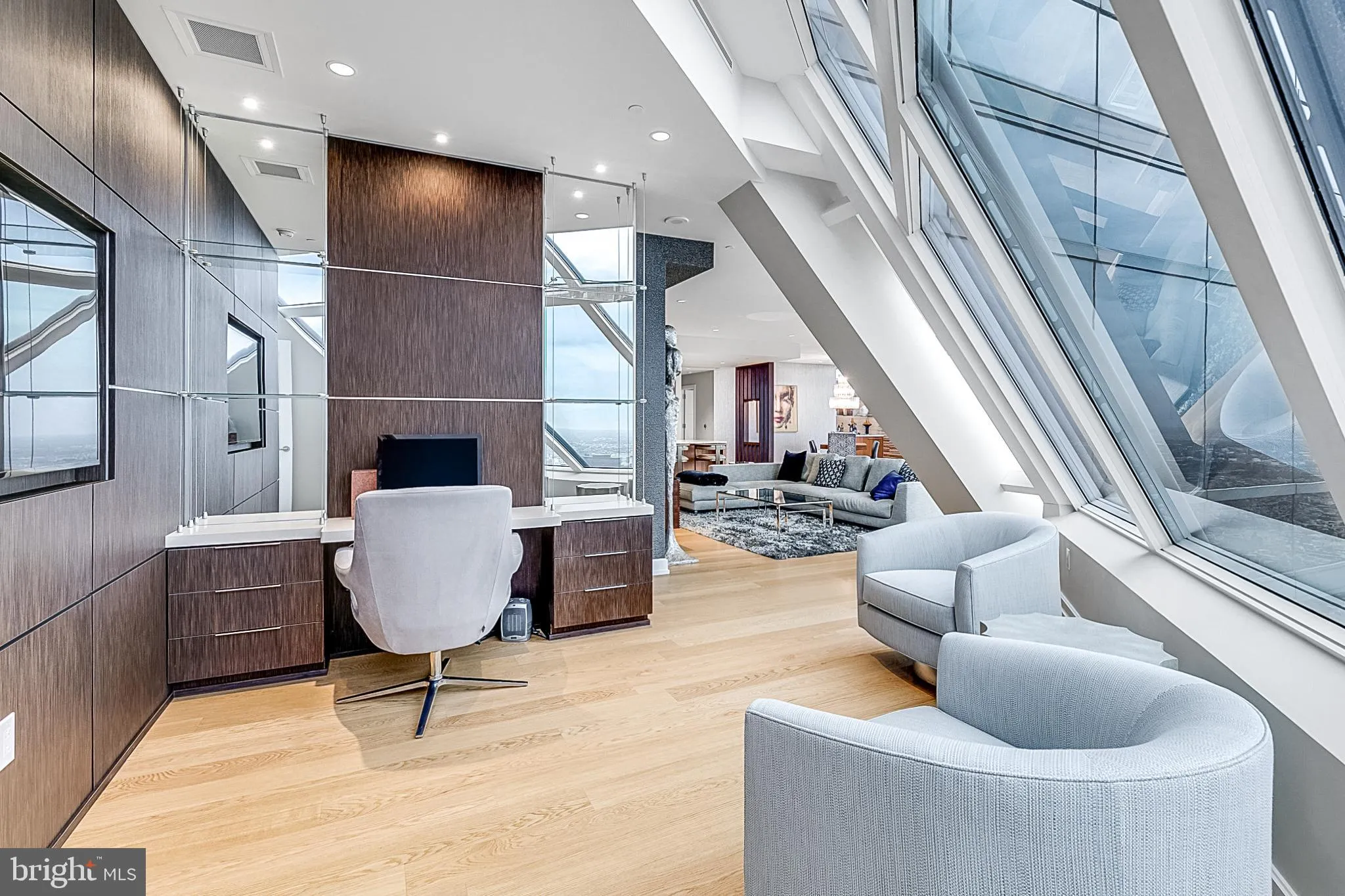 Philadelphia, Pennsylvania 19102, United States, 3 Bedrooms Bedrooms, ,5 BathroomsBathrooms,Residential,Active,130982