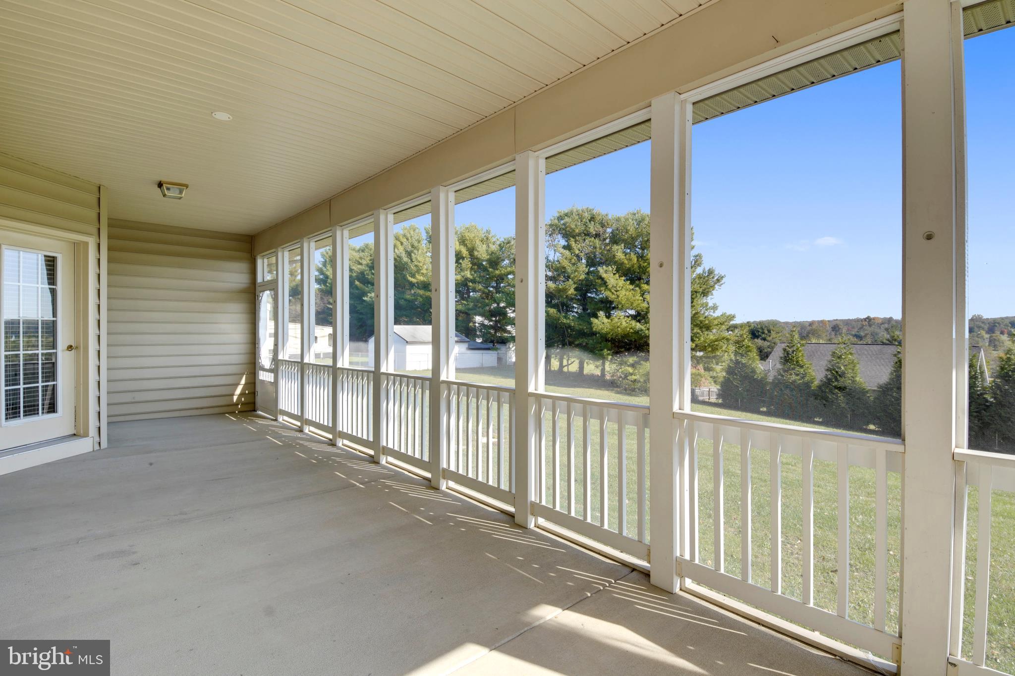 HICKORY KNOLL - Residential