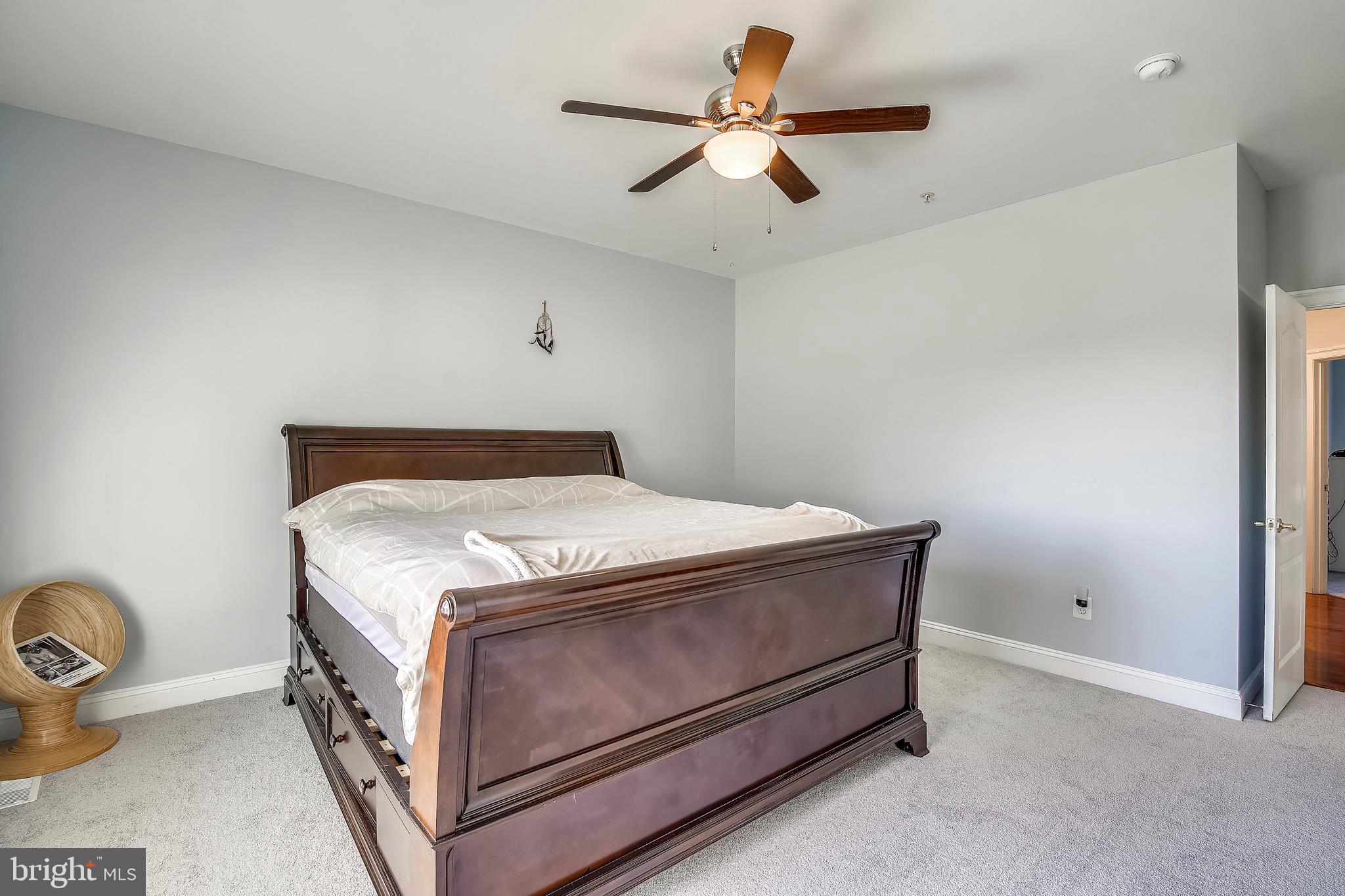 HICKORY KNOLL - Residential