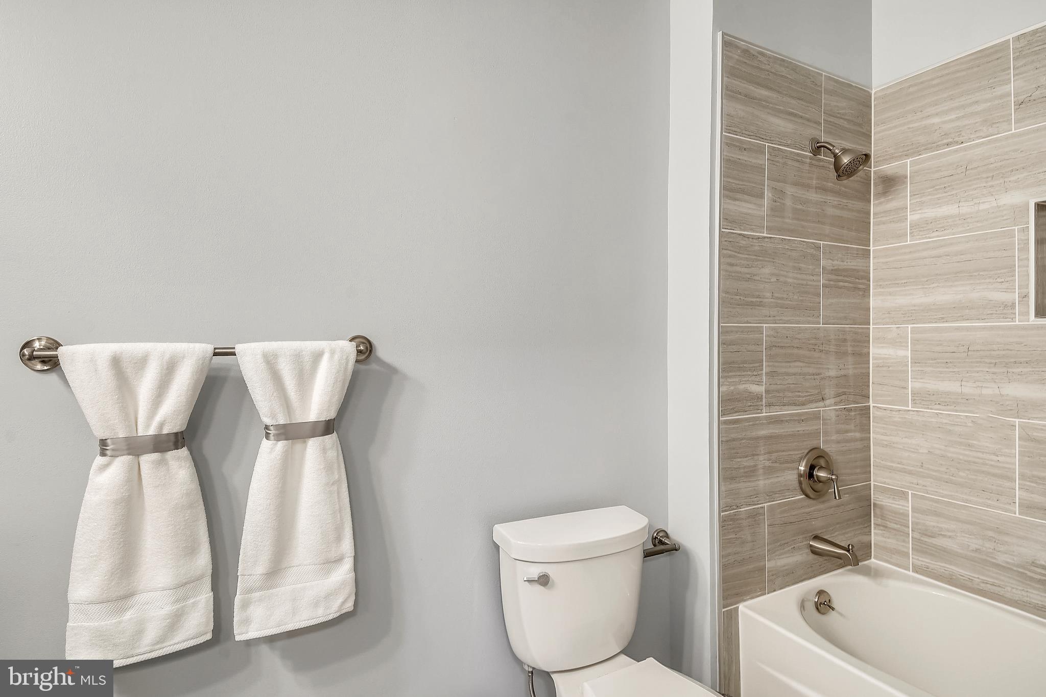 HICKORY KNOLL - Residential