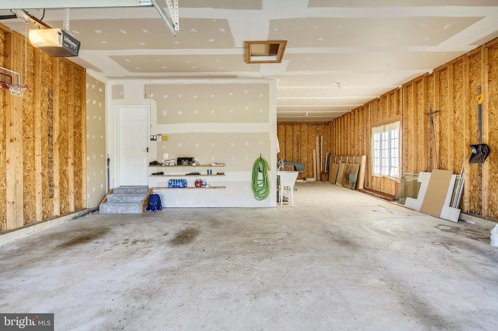 HICKORY KNOLL - Residential