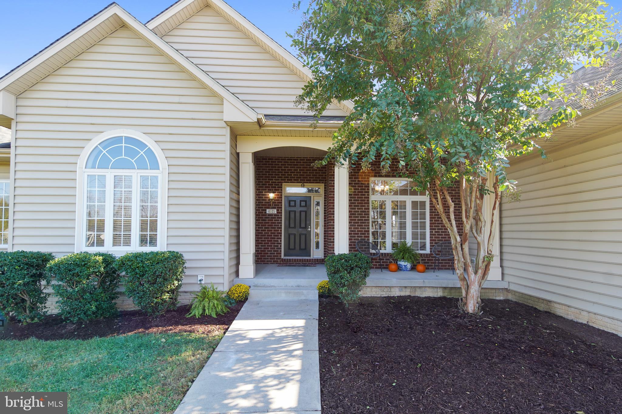 HICKORY KNOLL - Residential