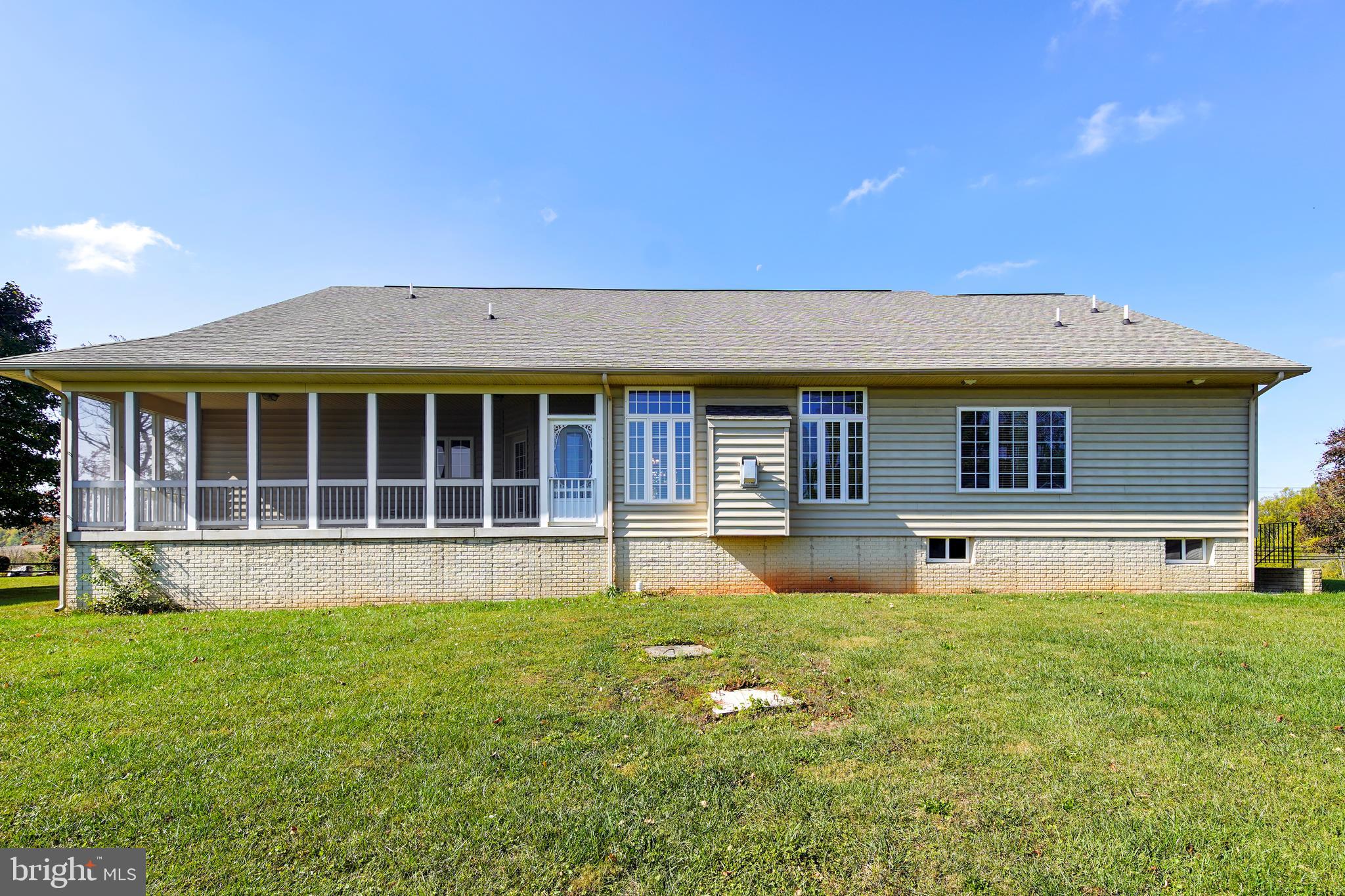 HICKORY KNOLL - Residential