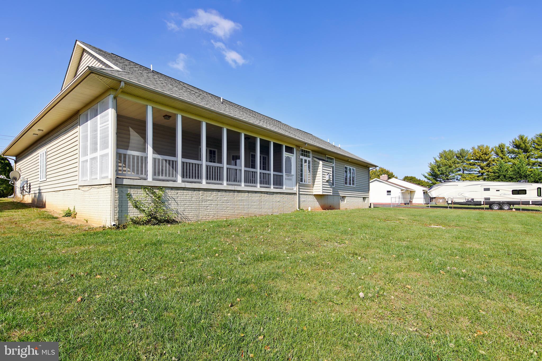 HICKORY KNOLL - Residential