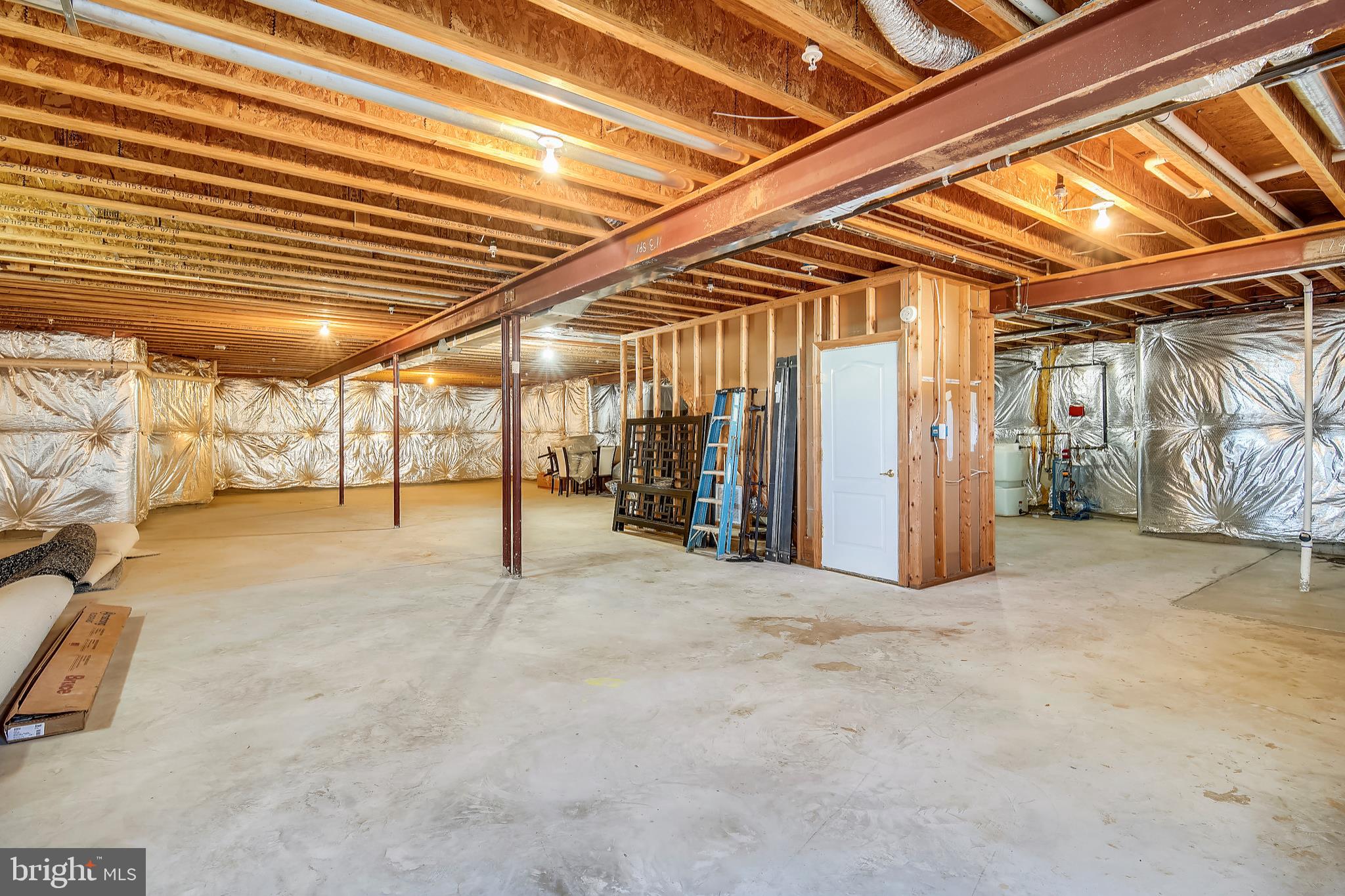 HICKORY KNOLL - Residential