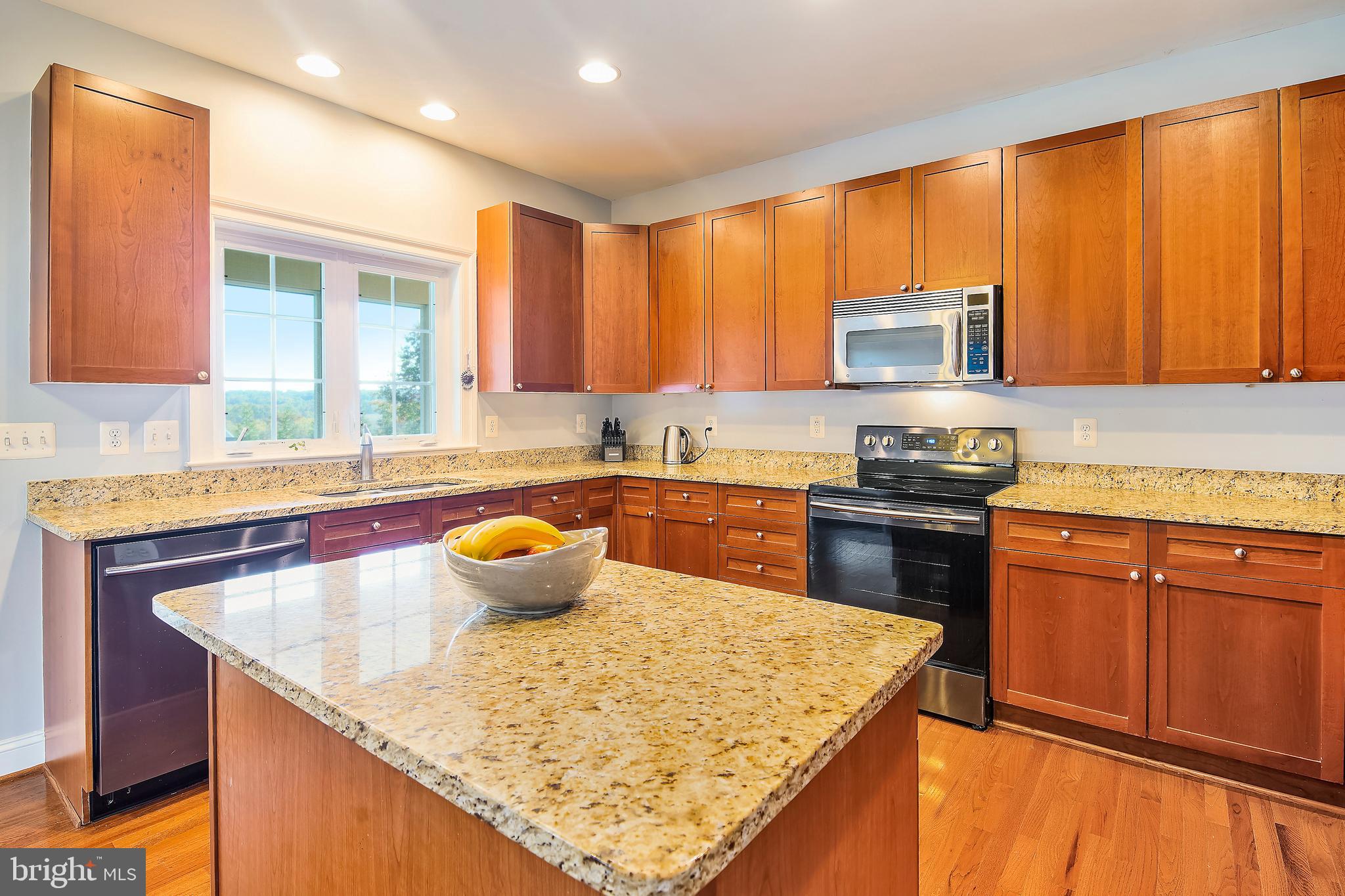 HICKORY KNOLL - Residential