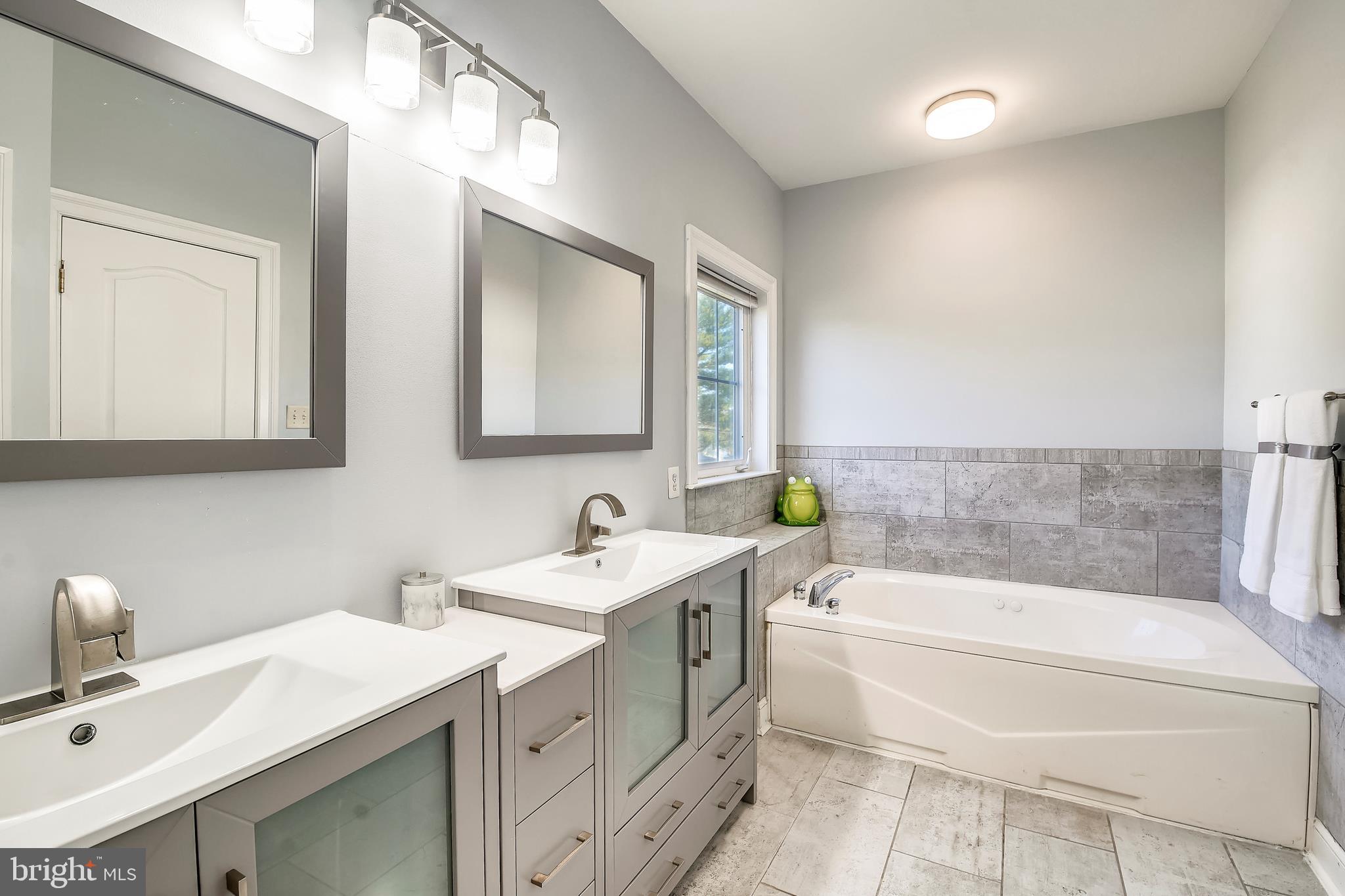 HICKORY KNOLL - Residential