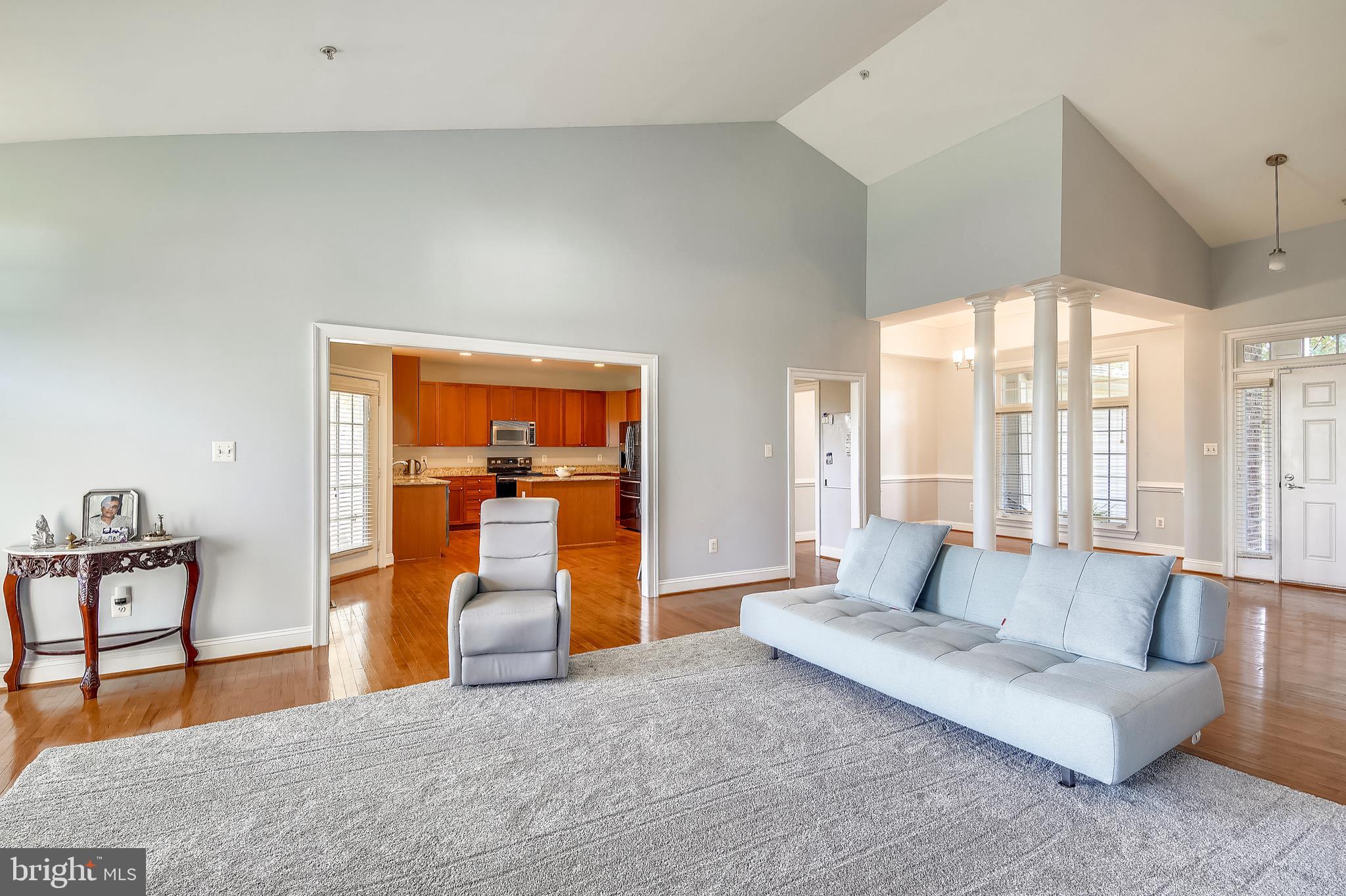 HICKORY KNOLL - Residential