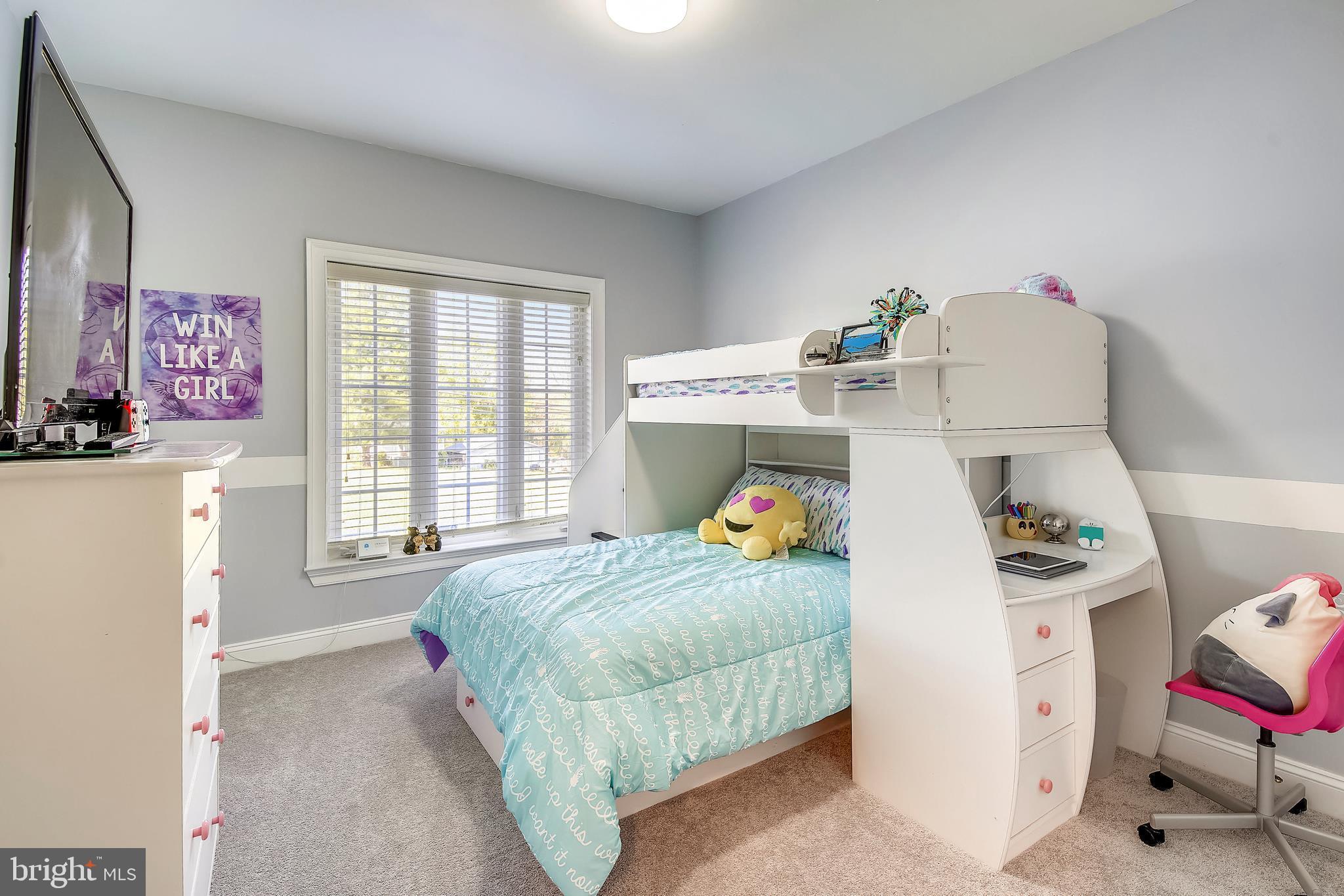 HICKORY KNOLL - Residential