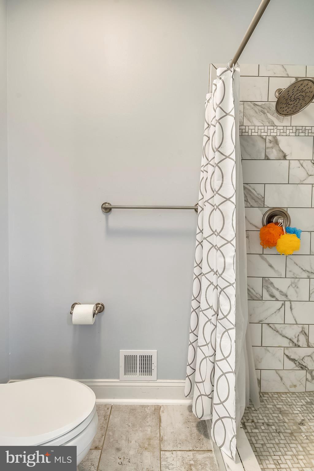 HICKORY KNOLL - Residential