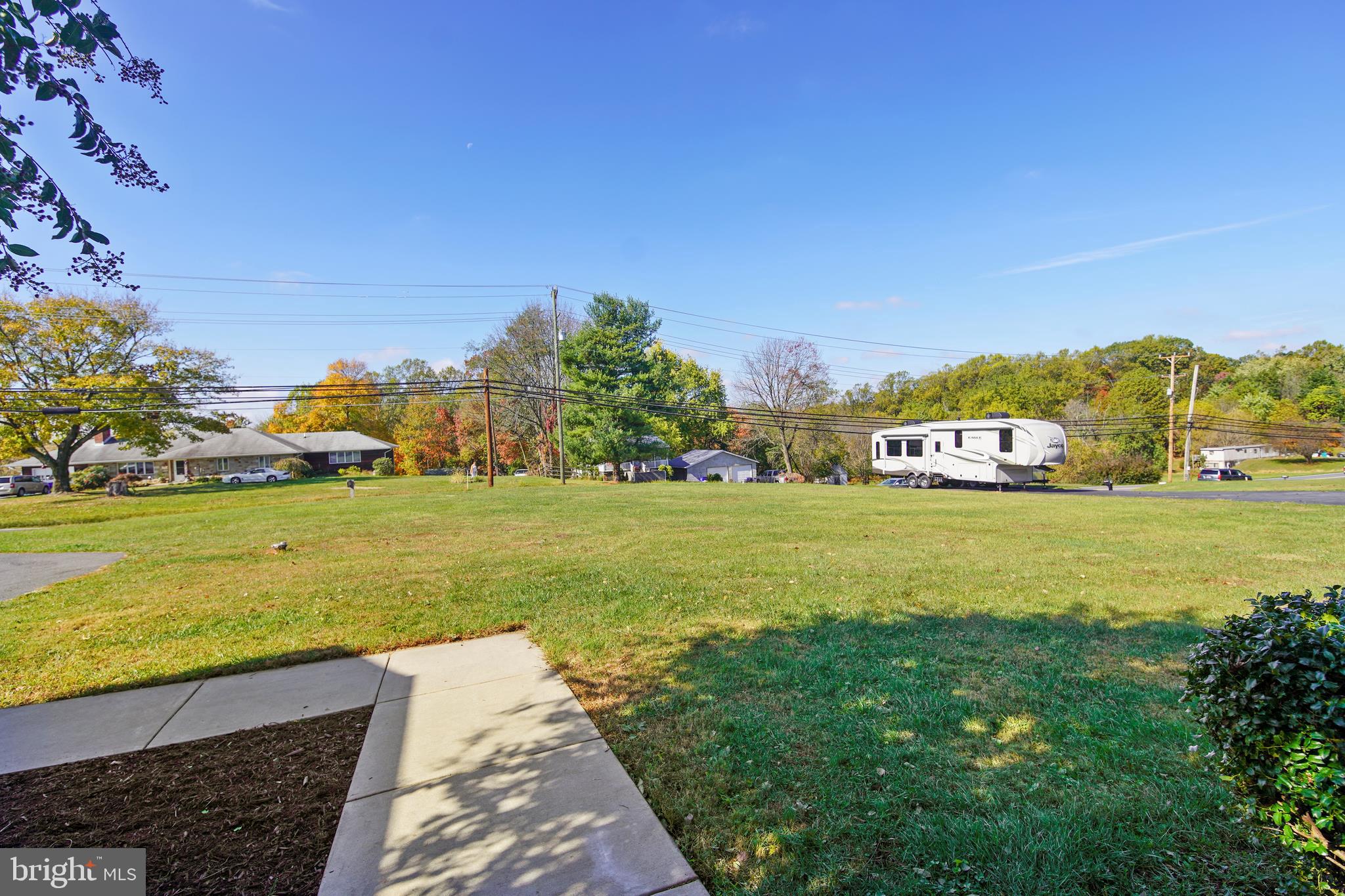 HICKORY KNOLL - Residential