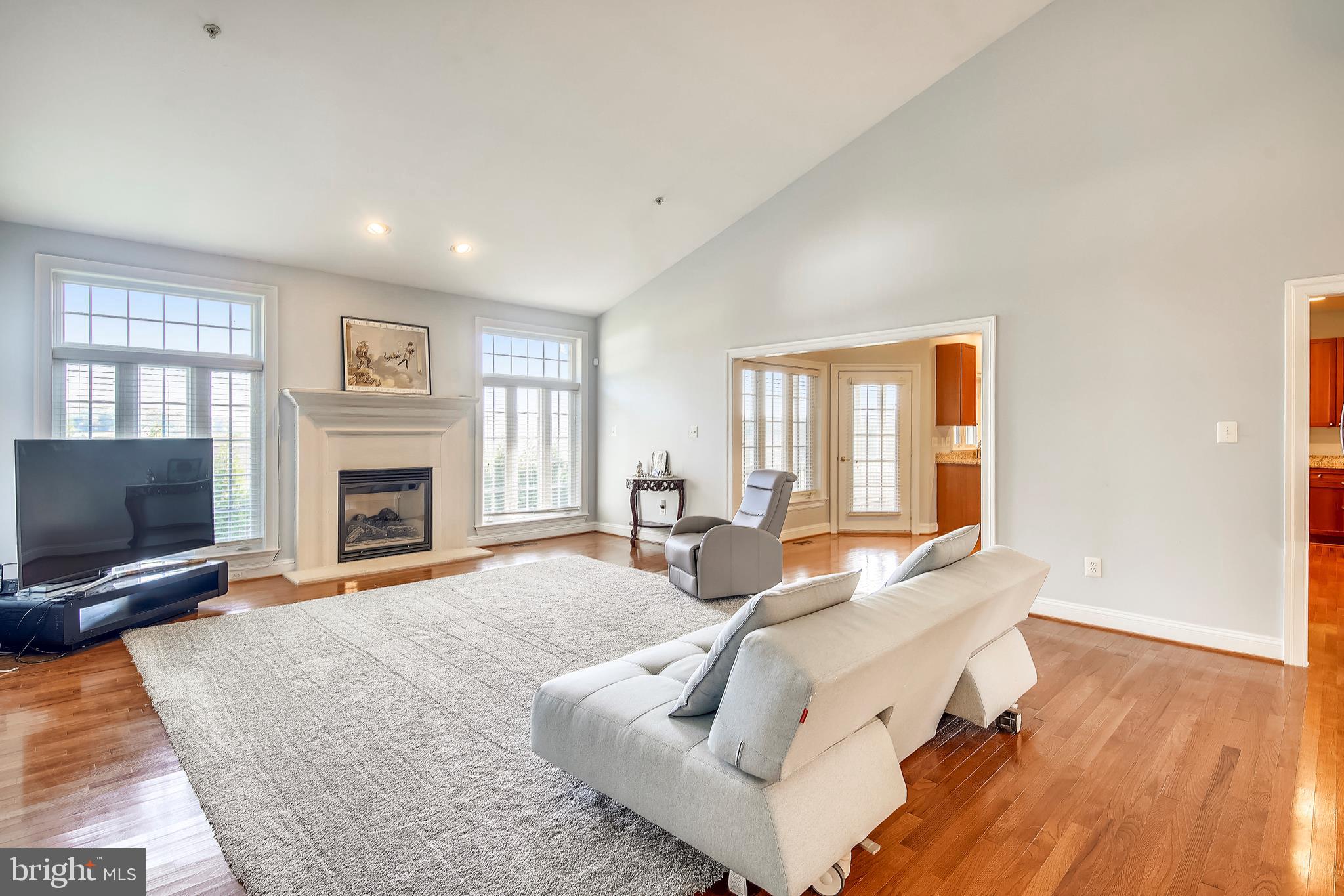 HICKORY KNOLL - Residential