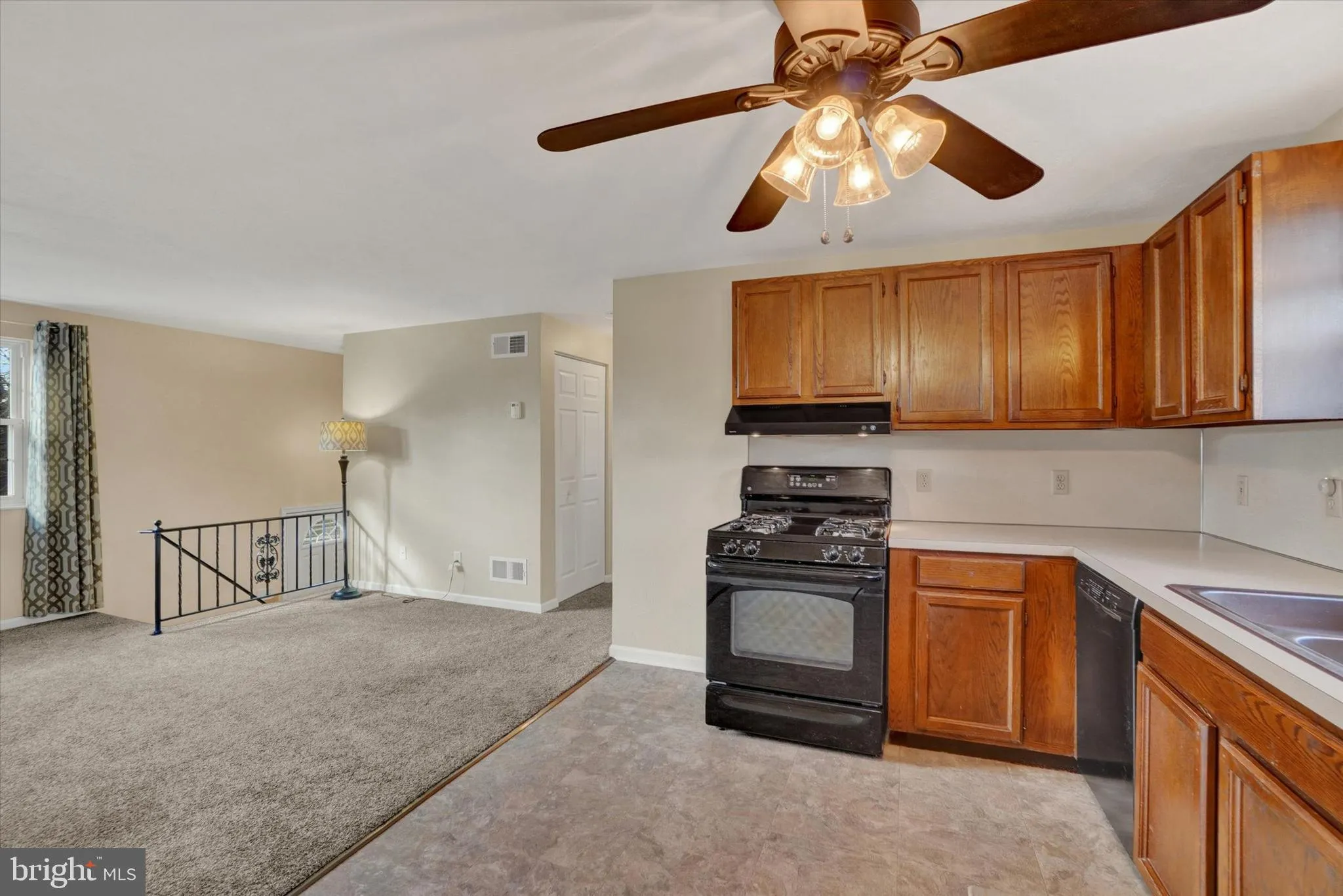 York, Pennsylvania 17408, United States, 3 Bedrooms Bedrooms, ,2 BathroomsBathrooms,Residential,Active,250297