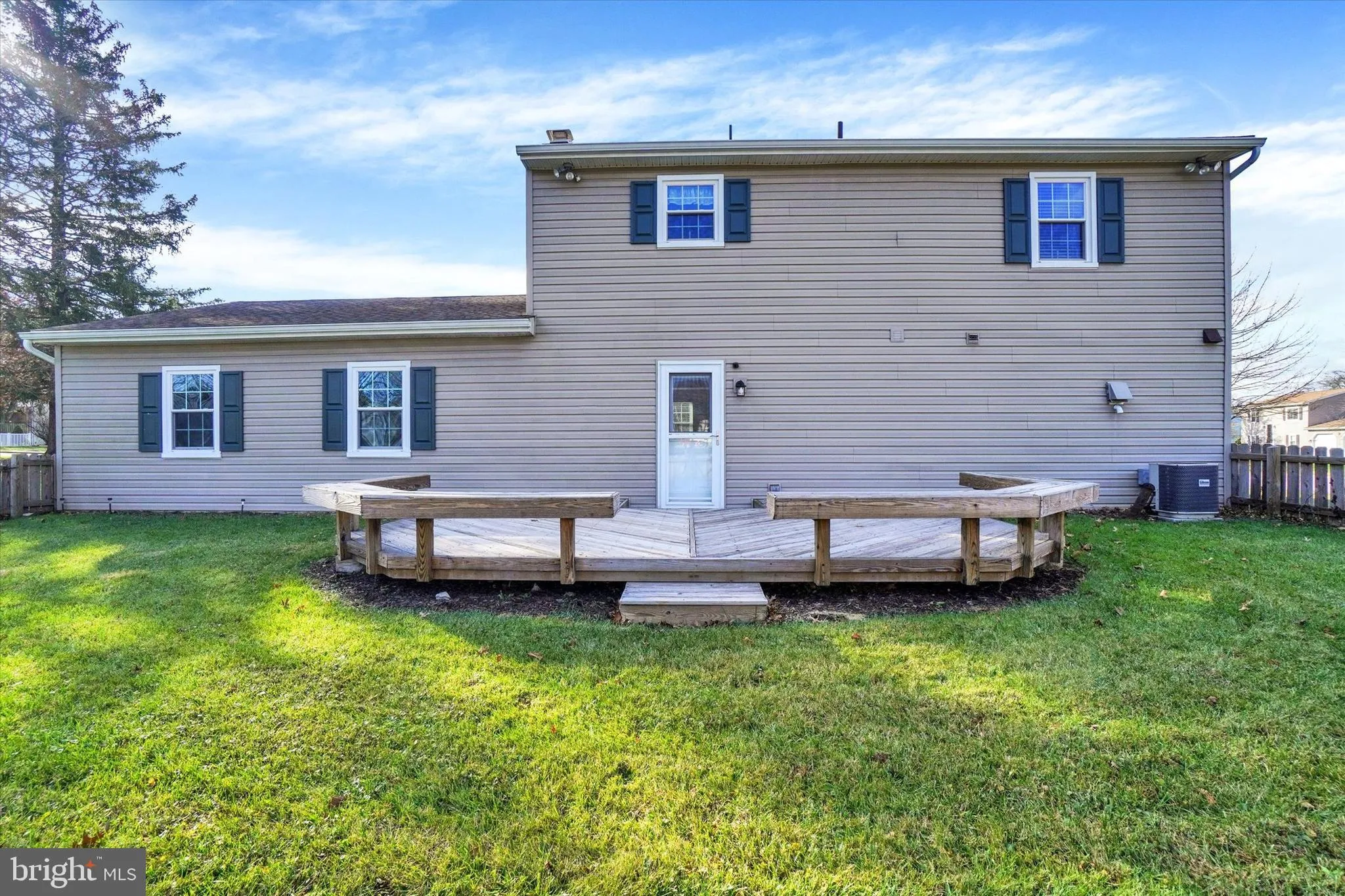 York, Pennsylvania 17408, United States, 3 Bedrooms Bedrooms, ,2 BathroomsBathrooms,Residential,Active,250297