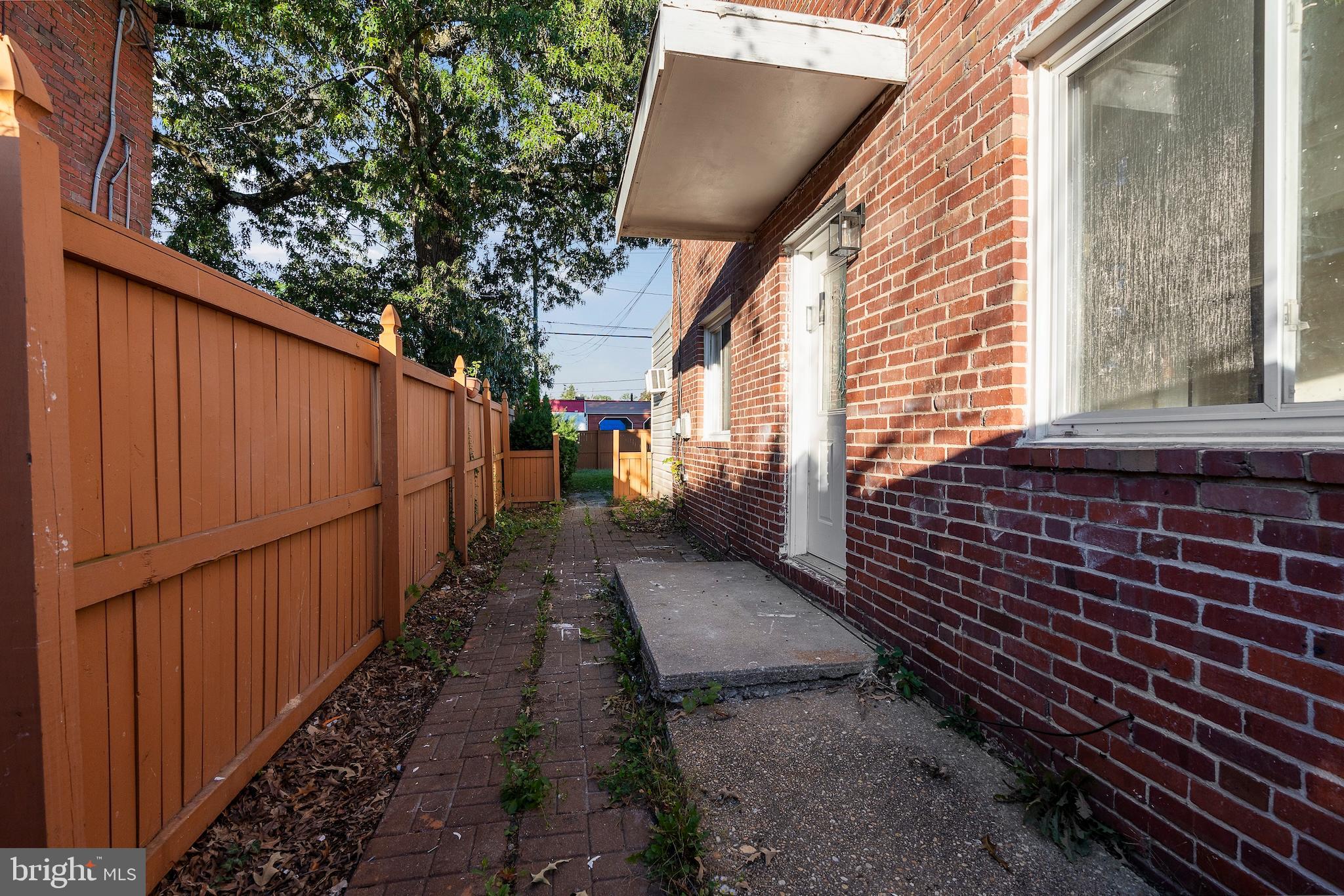 PARKVILLE - Residential Lease