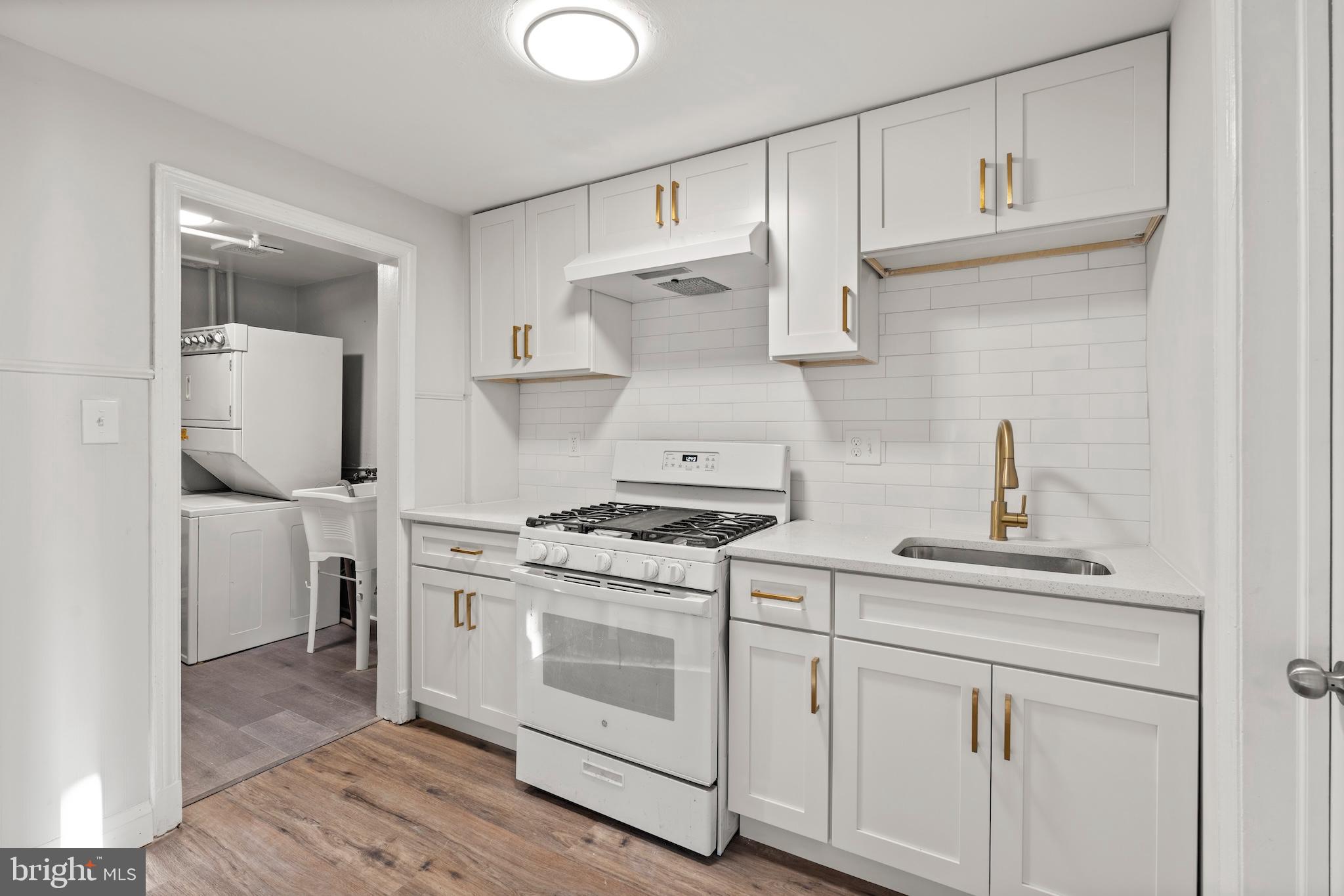 PARKVILLE - Residential Lease