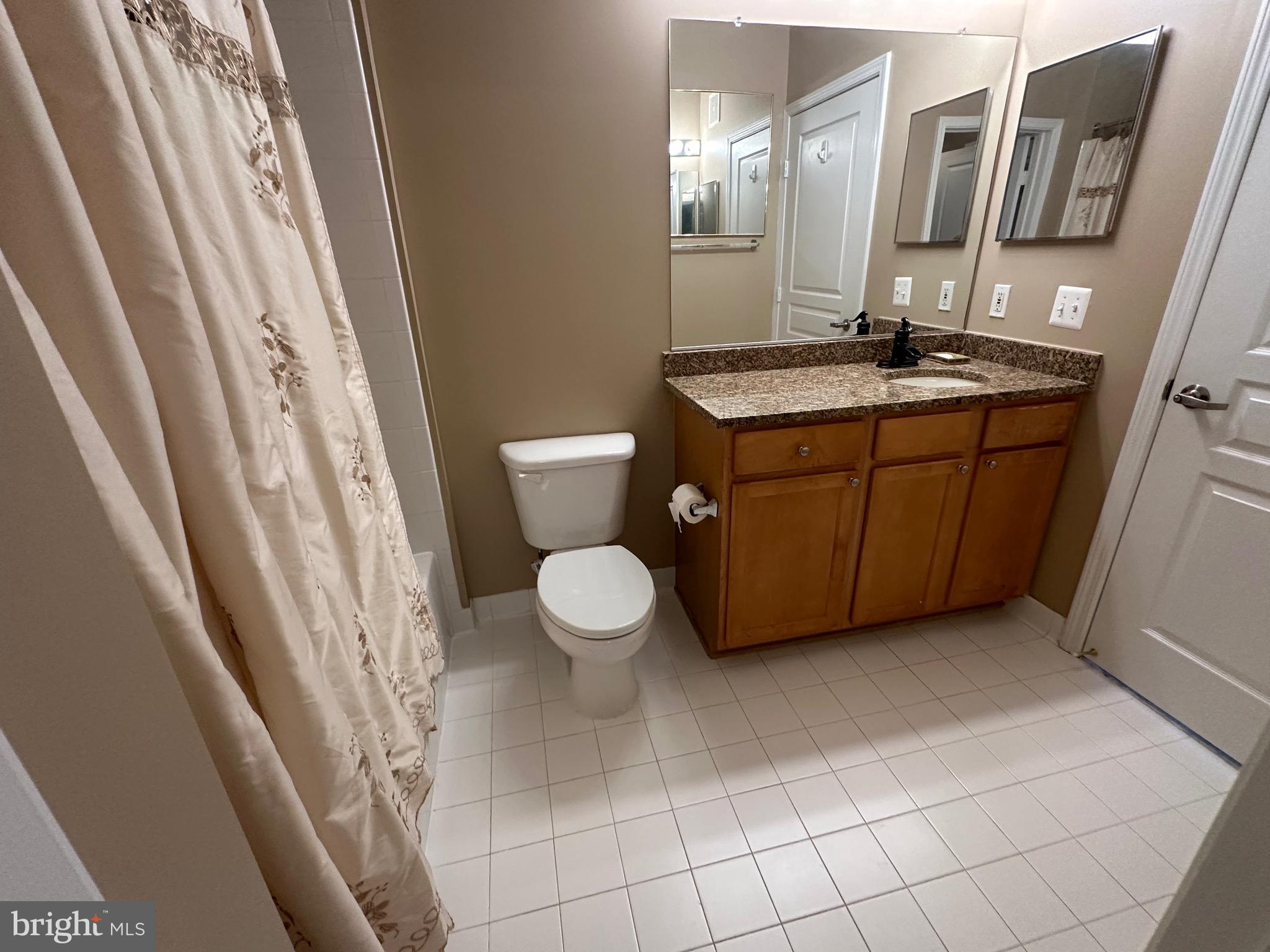 SAVOY AT RESTON TOWN CENTER - Residential