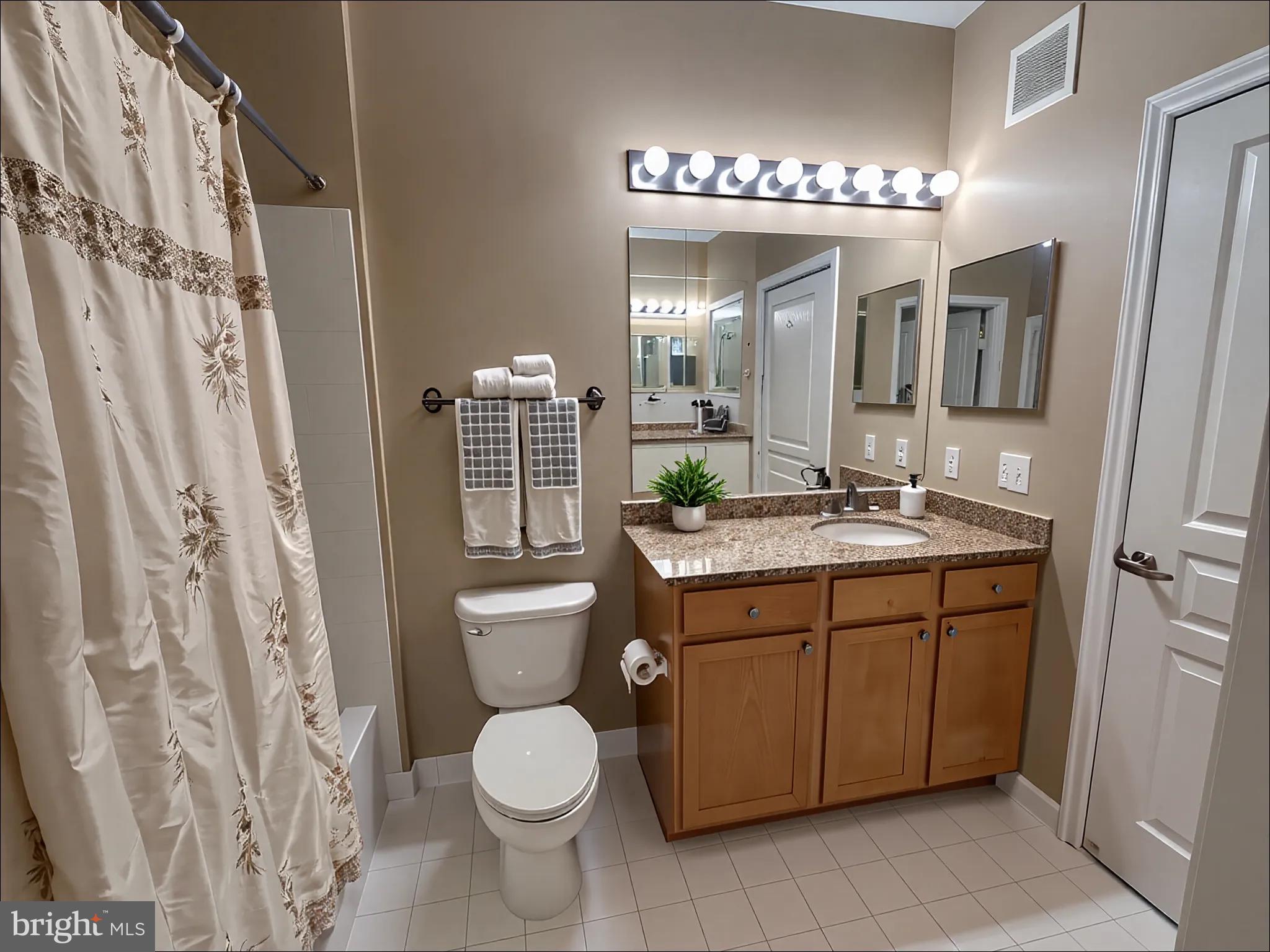 SAVOY AT RESTON TOWN CENTER - Residential