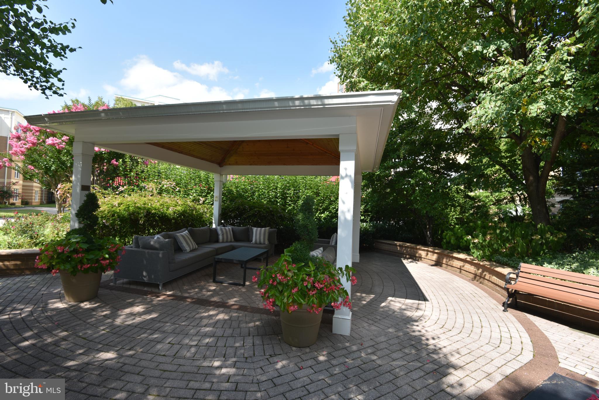 SAVOY AT RESTON TOWN CENTER - Residential