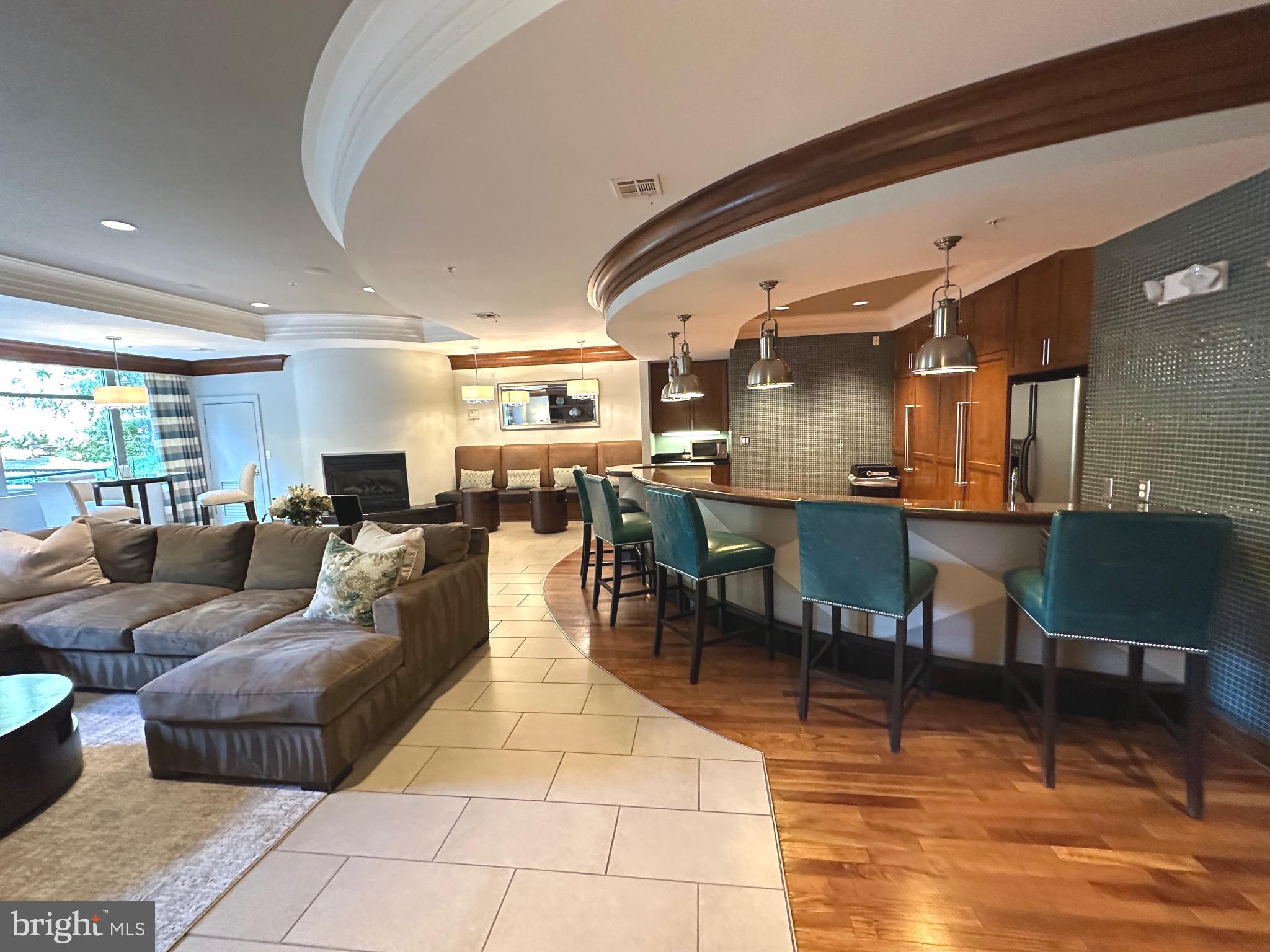 SAVOY AT RESTON TOWN CENTER - Residential