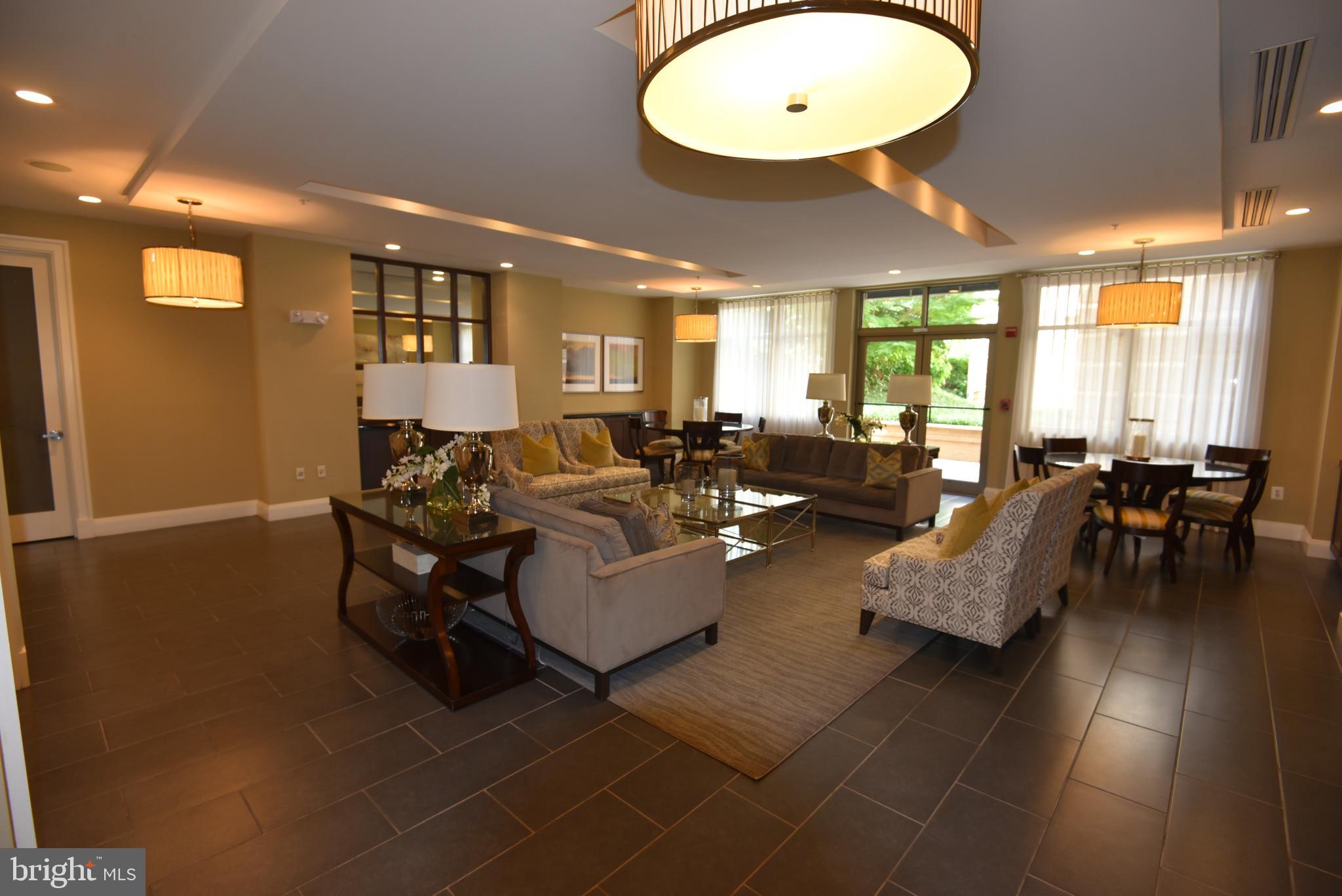 SAVOY AT RESTON TOWN CENTER - Residential