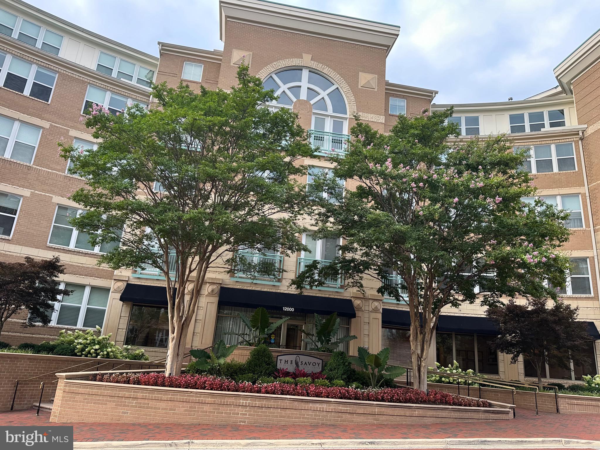 SAVOY AT RESTON TOWN CENTER - Residential