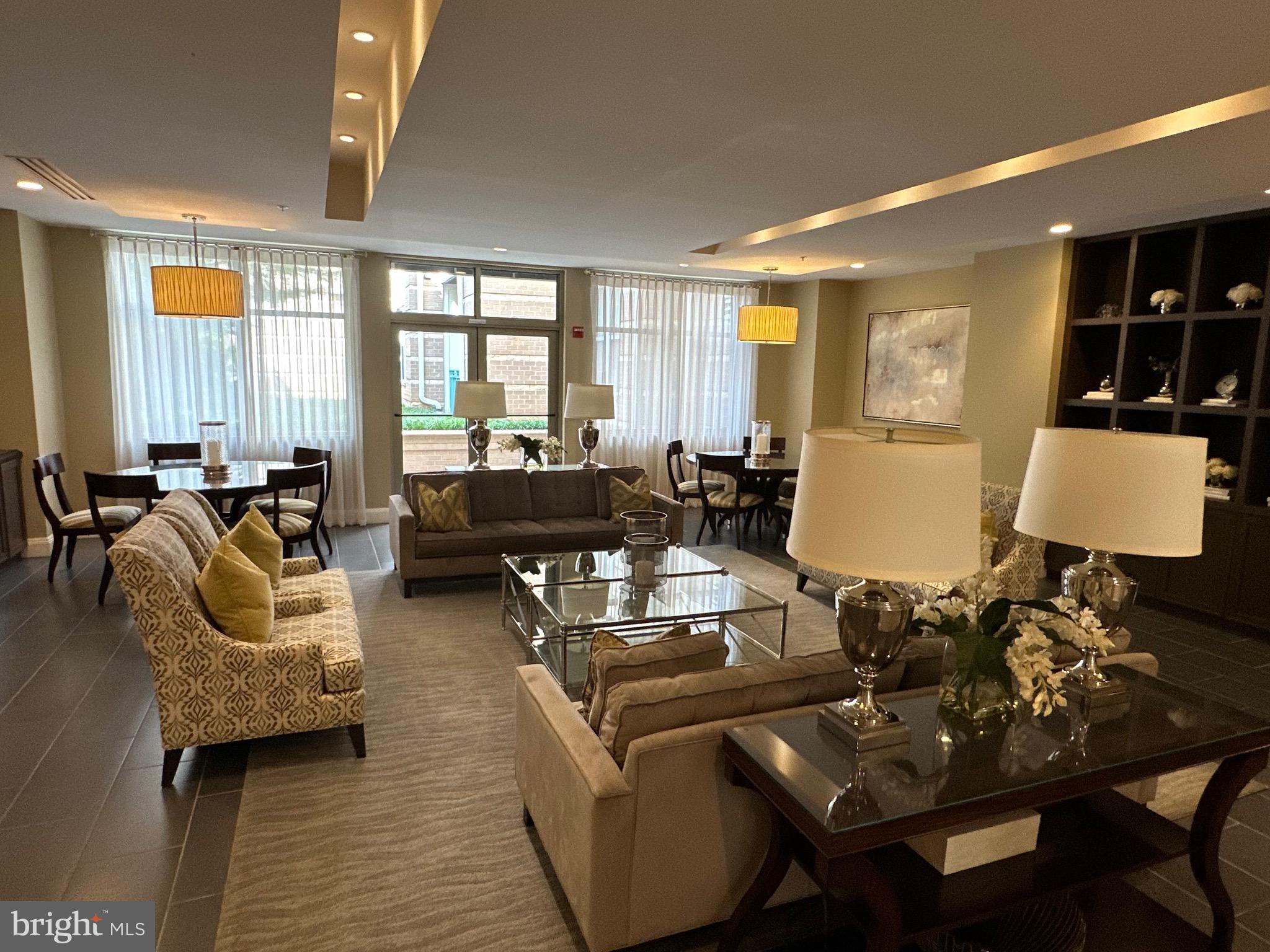 SAVOY AT RESTON TOWN CENTER - Residential