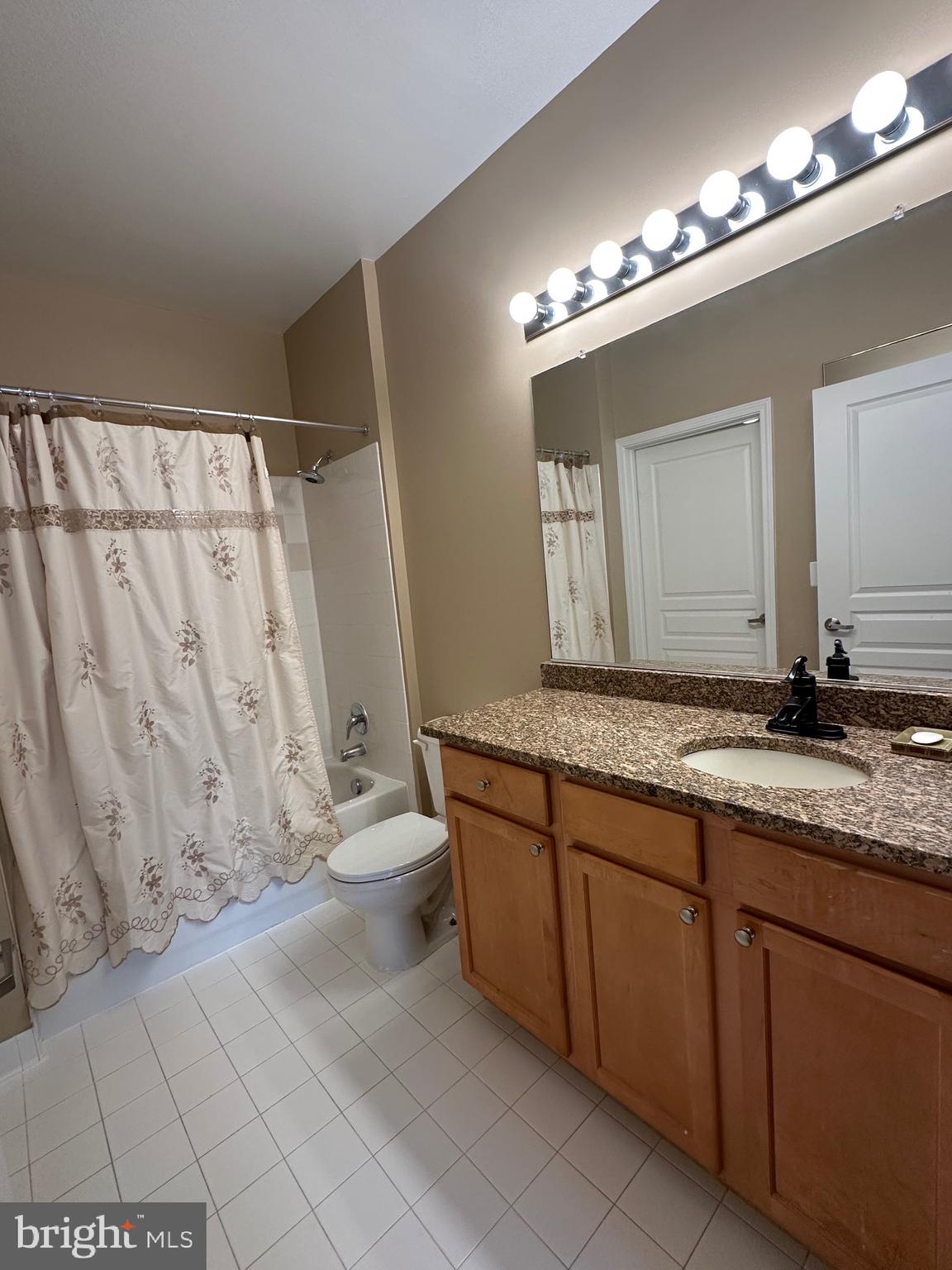 SAVOY AT RESTON TOWN CENTER - Residential