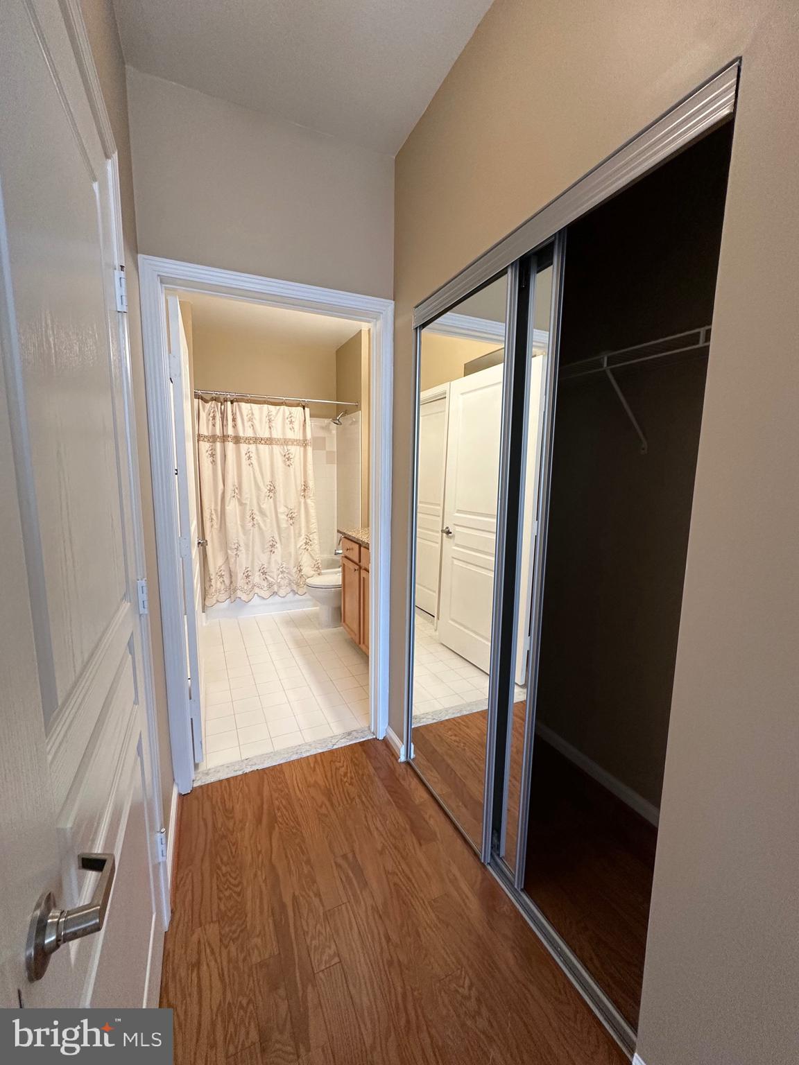 SAVOY AT RESTON TOWN CENTER - Residential