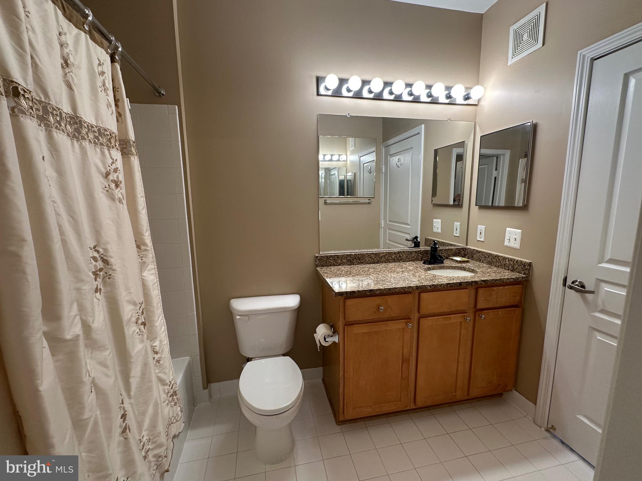 SAVOY AT RESTON TOWN CENTER - Residential