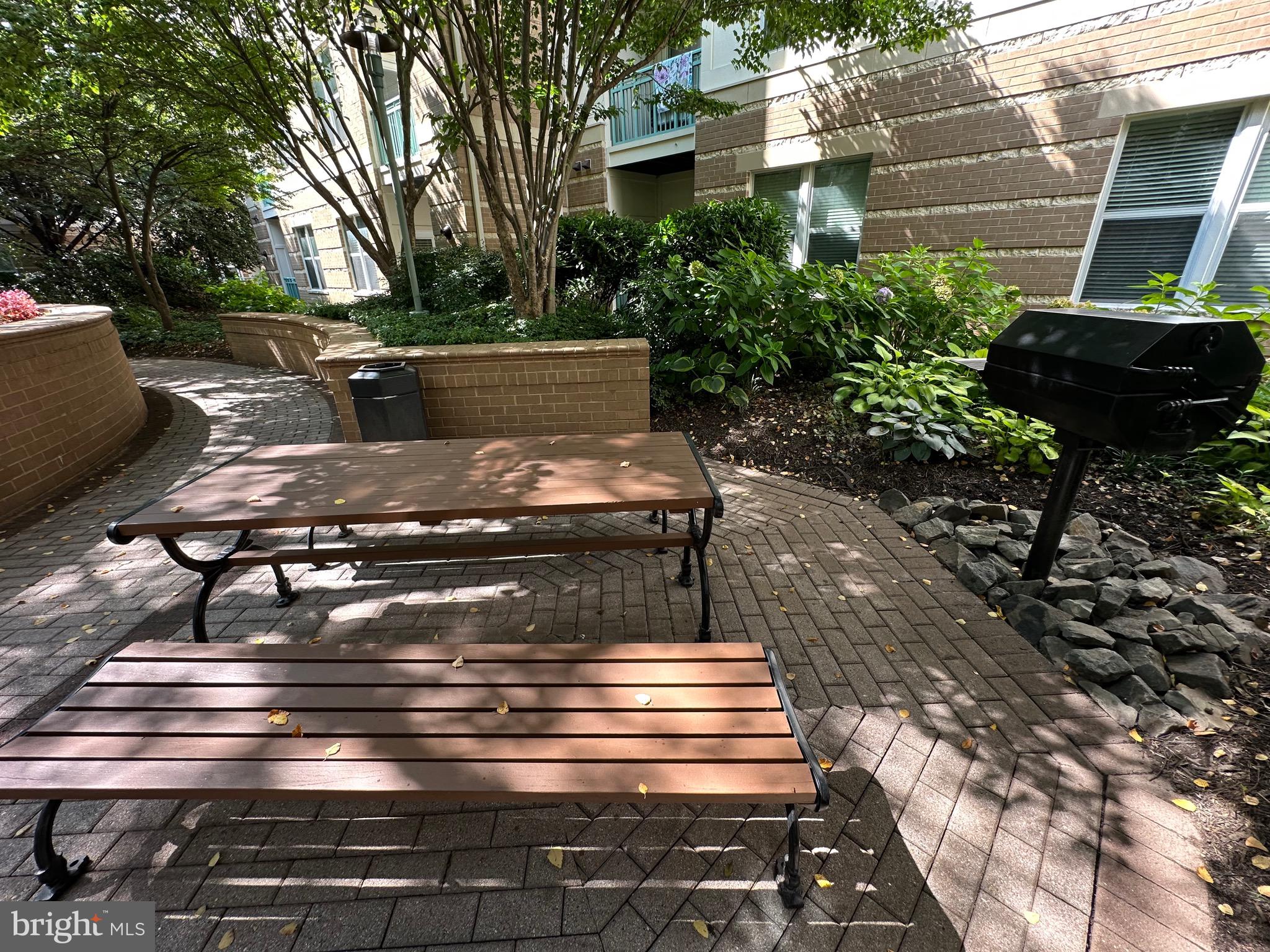 SAVOY AT RESTON TOWN CENTER - Residential