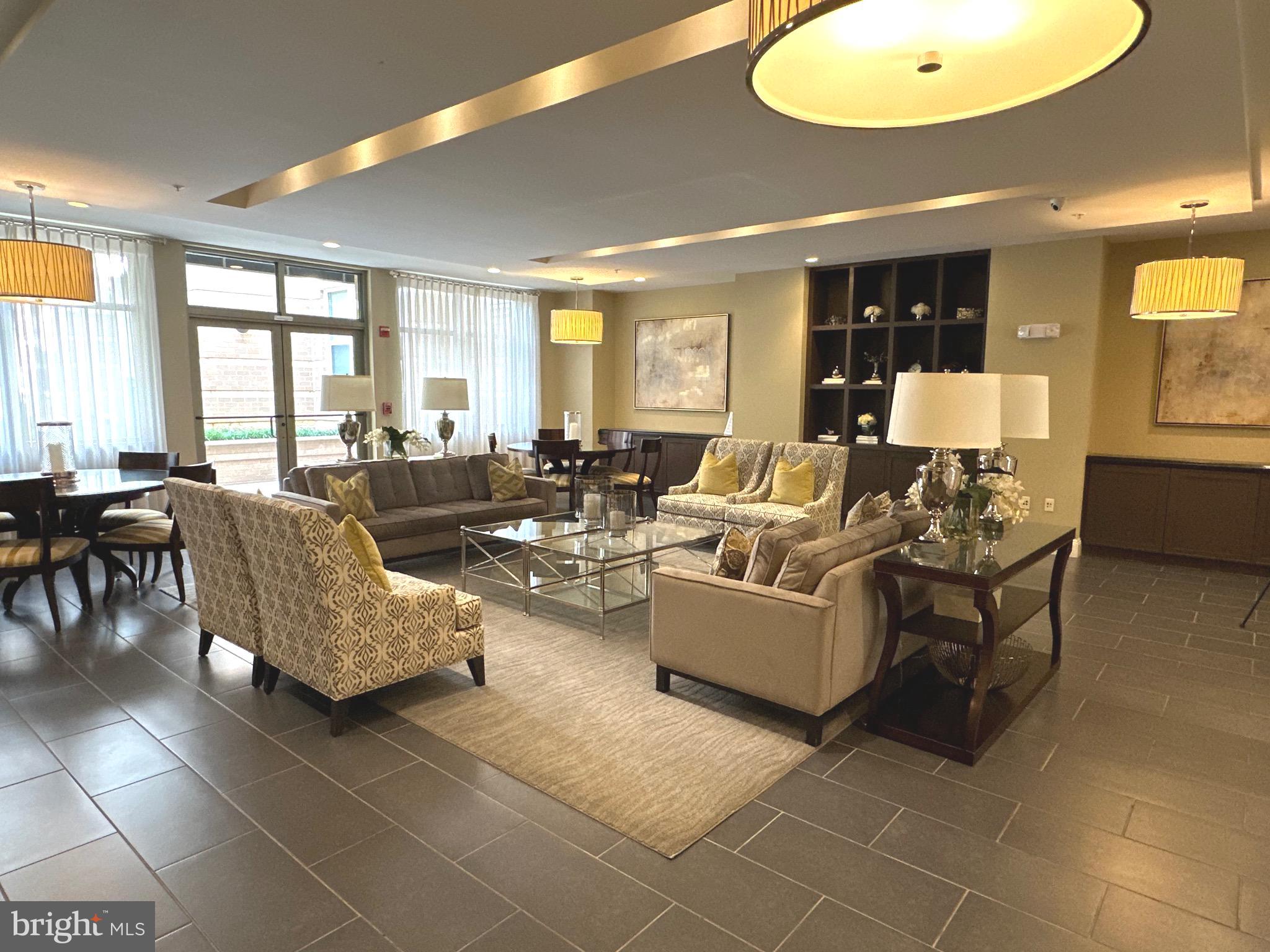 SAVOY AT RESTON TOWN CENTER - Residential