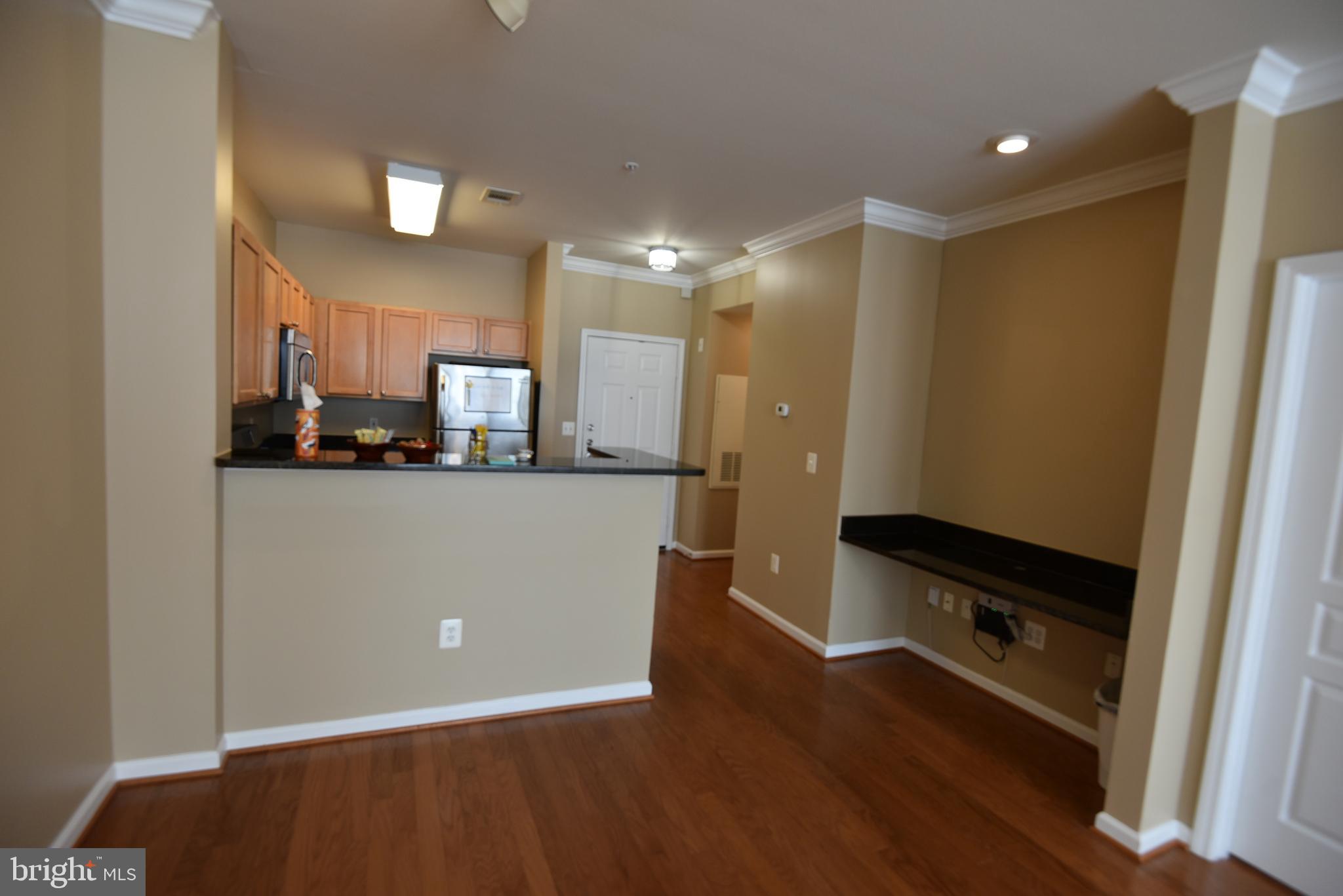 SAVOY AT RESTON TOWN CENTER - Residential