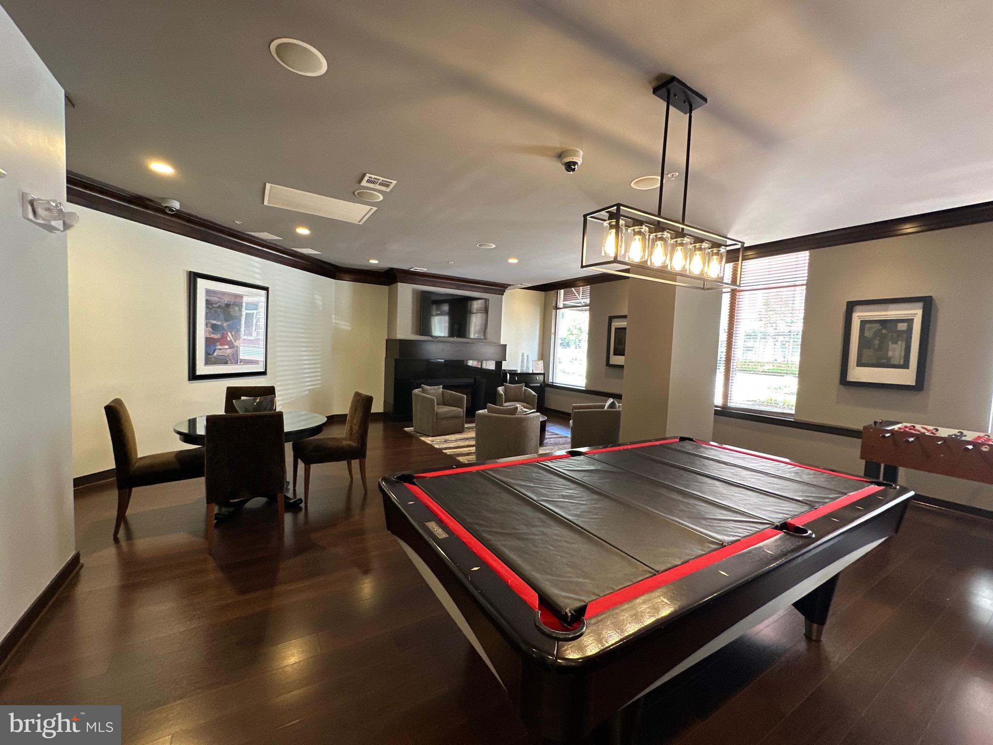 SAVOY AT RESTON TOWN CENTER - Residential