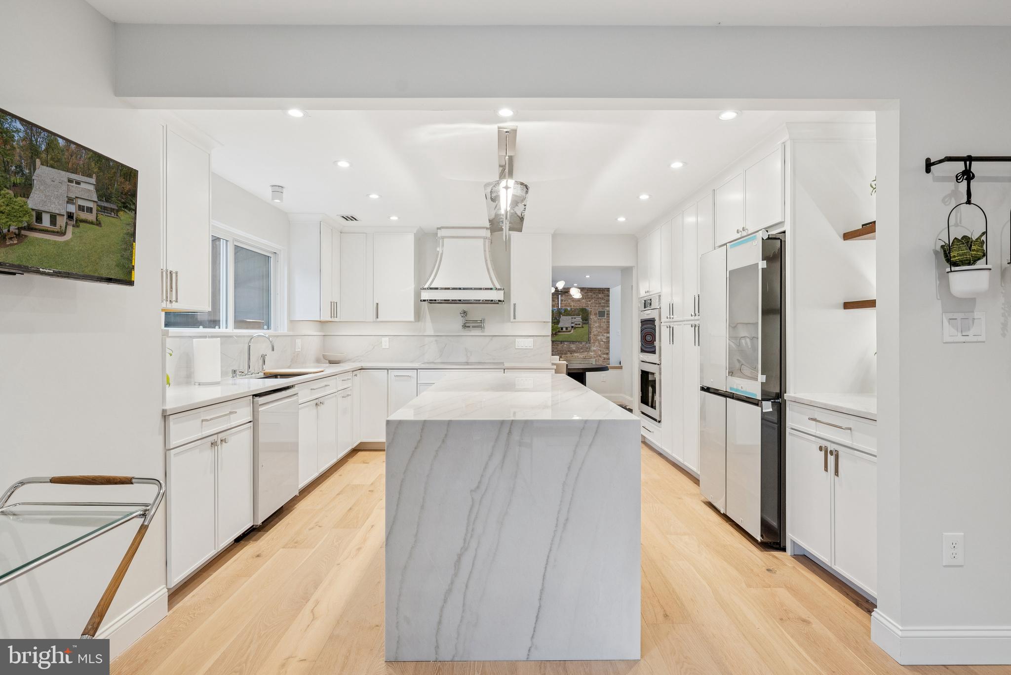 OAKTON WOODS - Residential