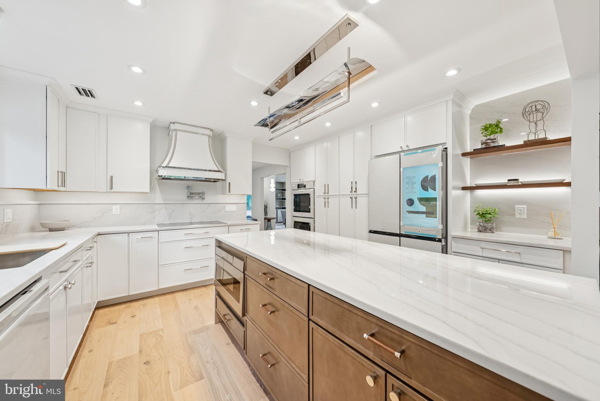 OAKTON WOODS - Residential