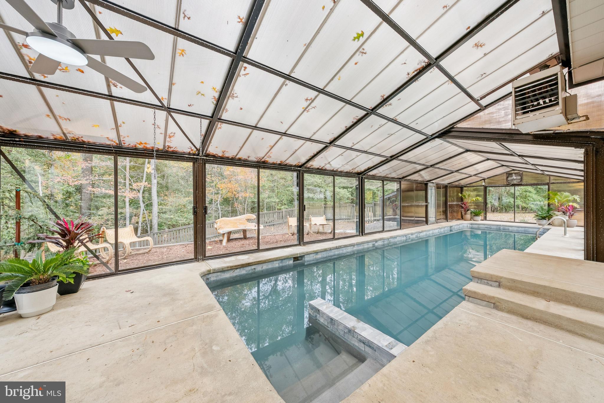 OAKTON WOODS - Residential